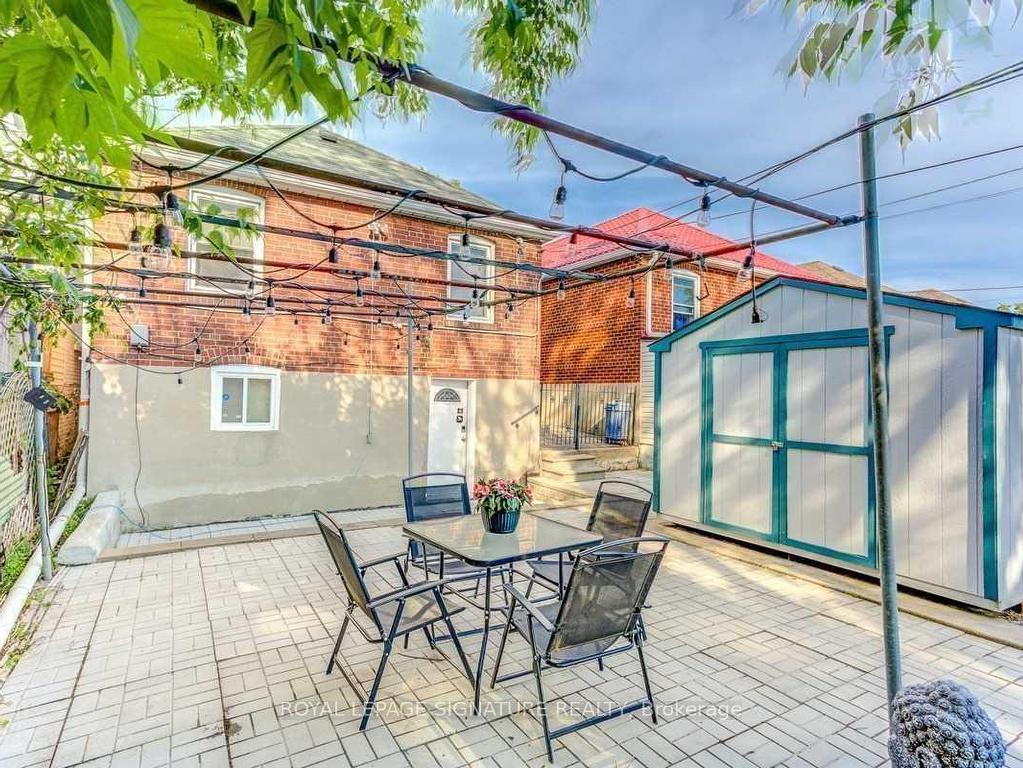 









394


Kane

Avenue, Lower,
Toronto,




ON
M6M 3P4

