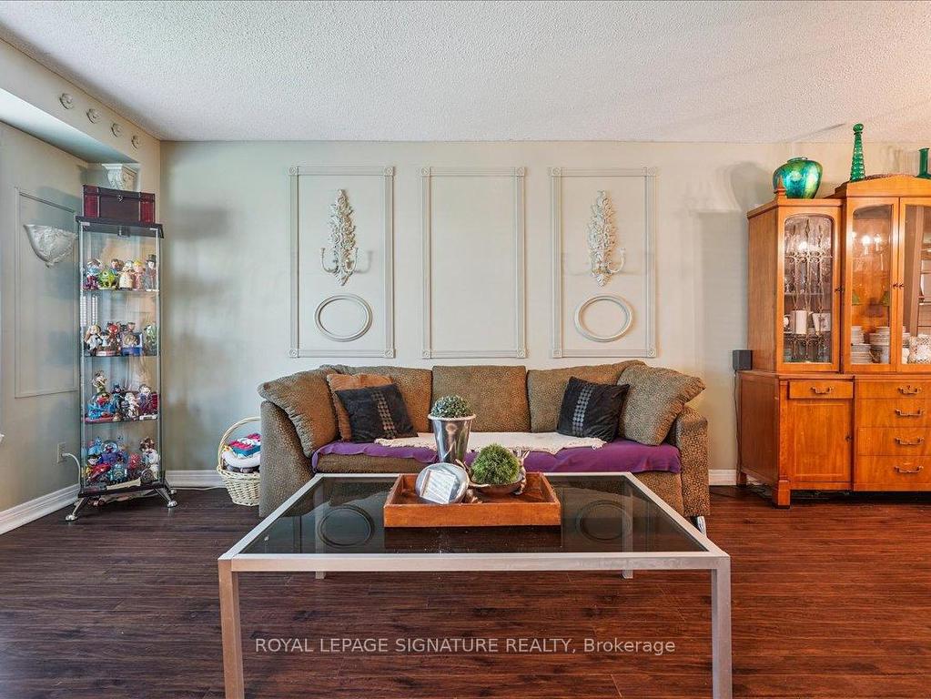 









592


Galloway

Crescent,
Mississauga,




ON
L5C 4G6

