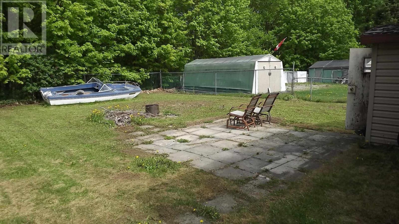












15 Chalmers CRES

,
Elliot Lake,




Ontario
P5A1A1

