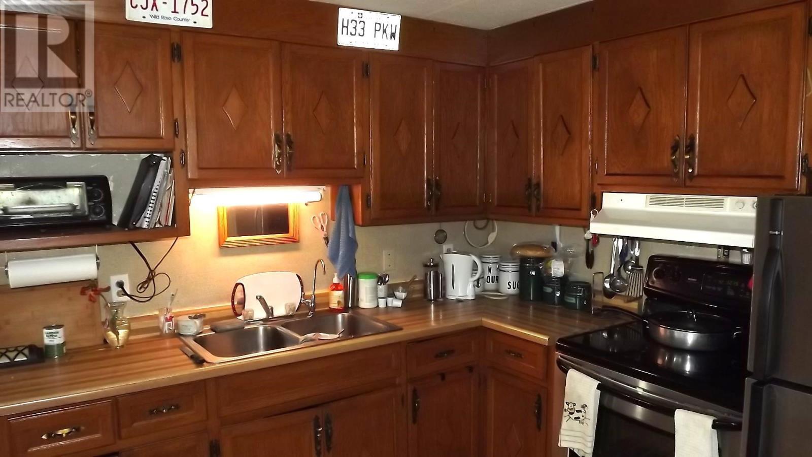 












15 Chalmers CRES

,
Elliot Lake,




Ontario
P5A1A1

