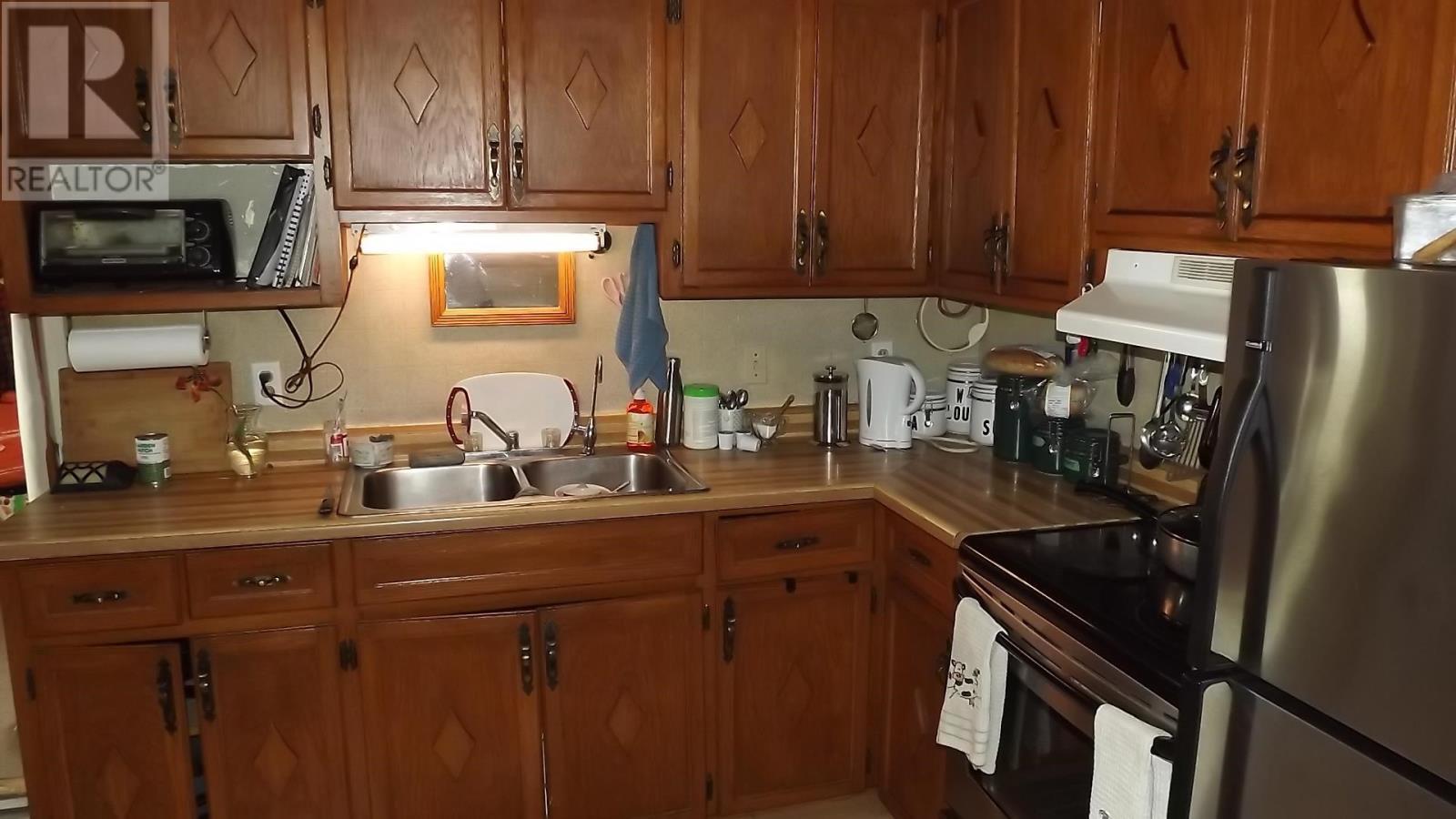 












15 Chalmers CRES

,
Elliot Lake,




Ontario
P5A1A1

