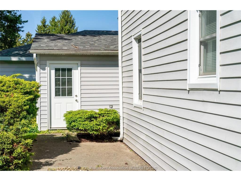 









17


O'Brien

Drive,
Chatham,




ON
N7M 2E5

