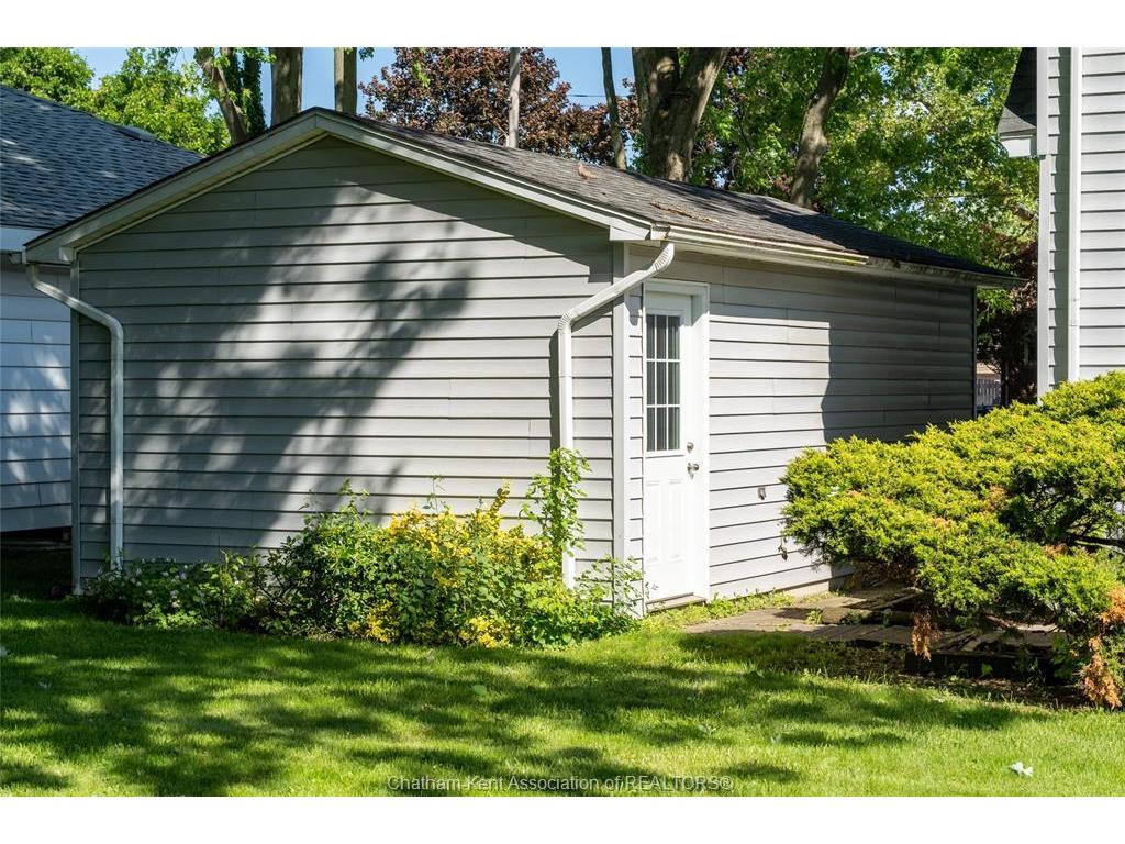 









17


O'Brien

Drive,
Chatham,




ON
N7M 2E5

