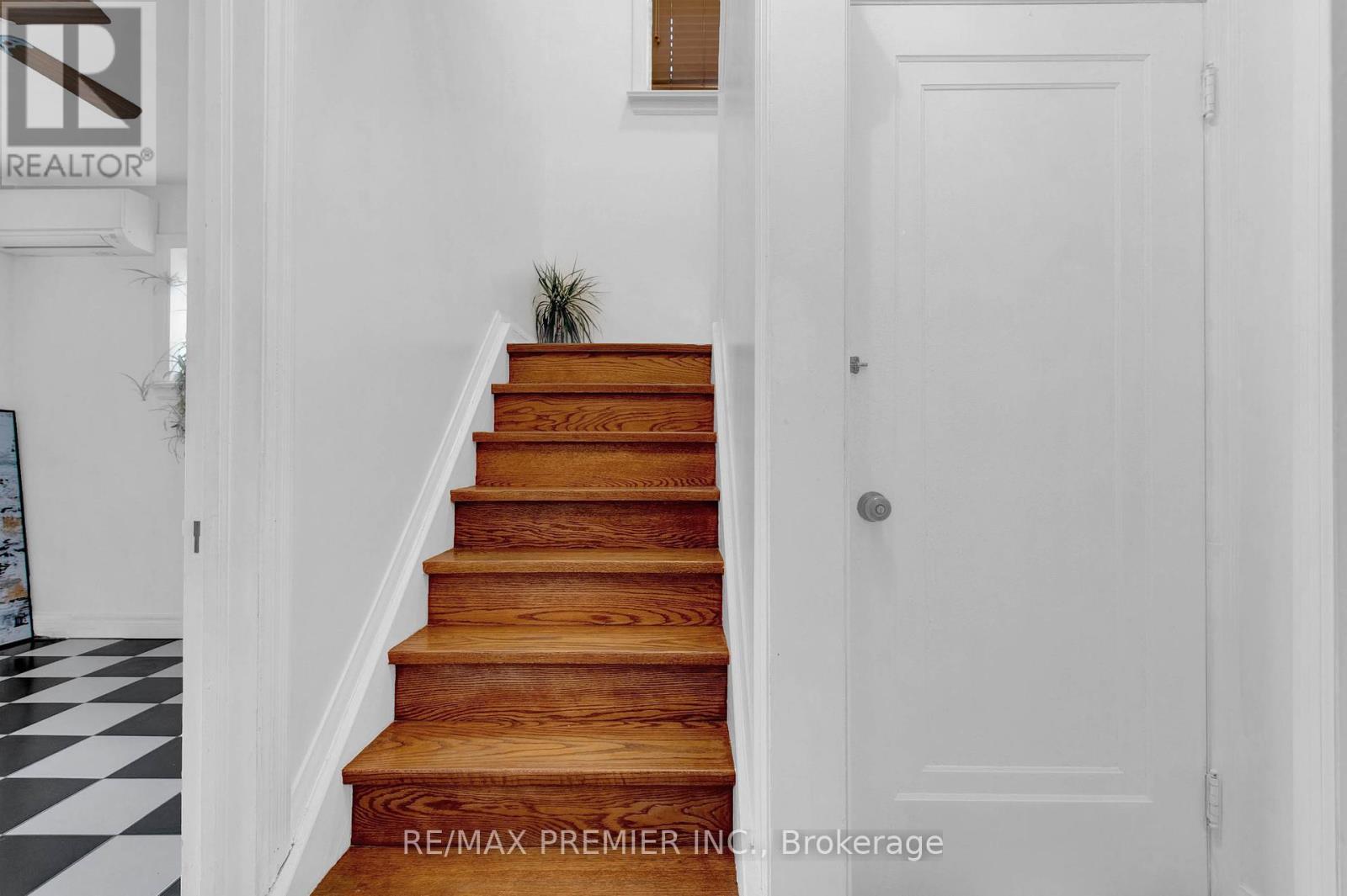 












349 KIPLING AVENUE

,
Toronto,




Ontario
M8V3K6

