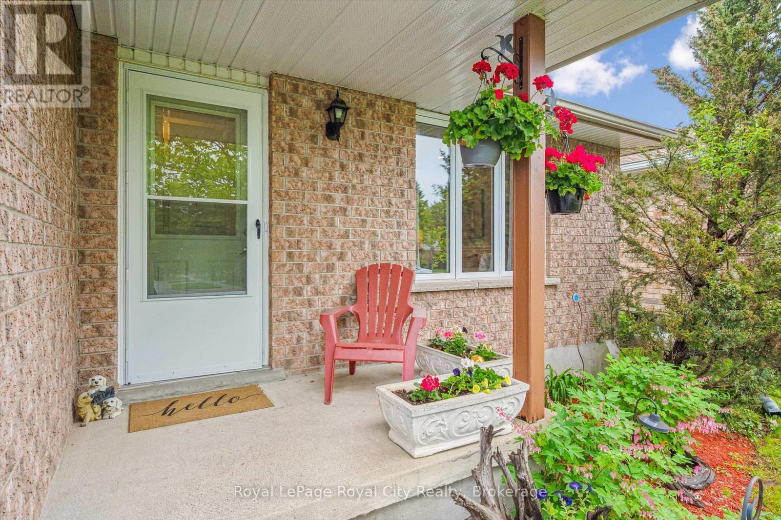 












138 PHEASANT RUN DRIVE

,
Guelph (Kortright Hills),




Ontario
N1C1B3

