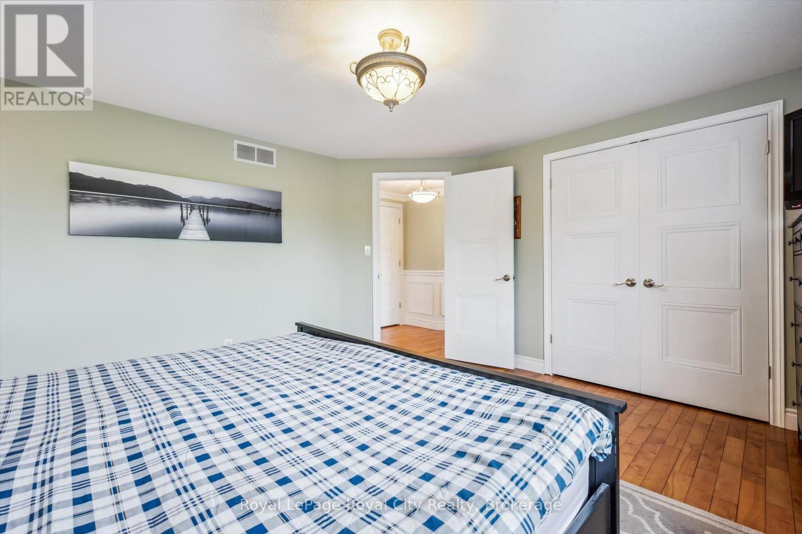 












138 PHEASANT RUN DRIVE

,
Guelph (Kortright Hills),




Ontario
N1C1B3

