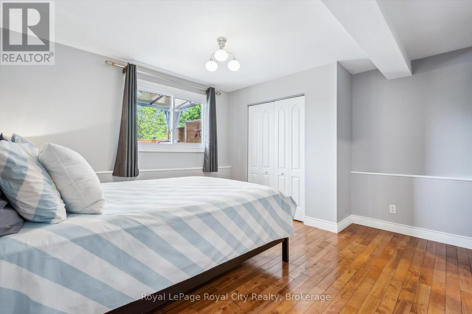 












138 PHEASANT RUN DRIVE

,
Guelph (Kortright Hills),




Ontario
N1C1B3

