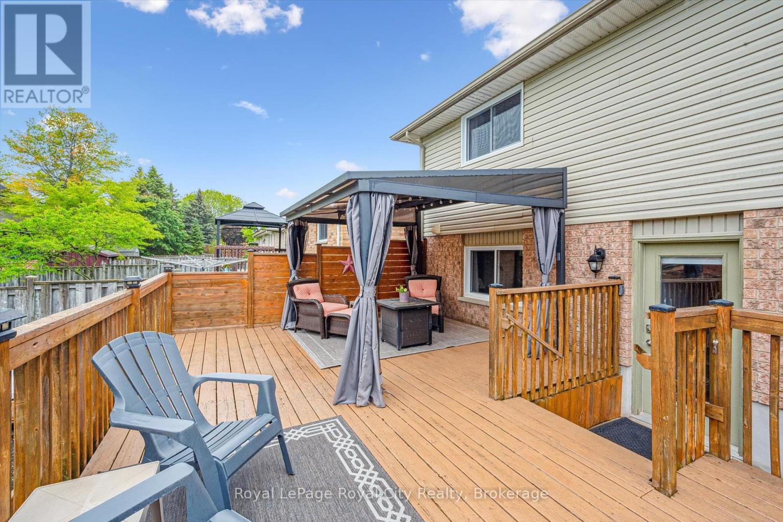 












138 PHEASANT RUN DRIVE

,
Guelph (Kortright Hills),




Ontario
N1C1B3

