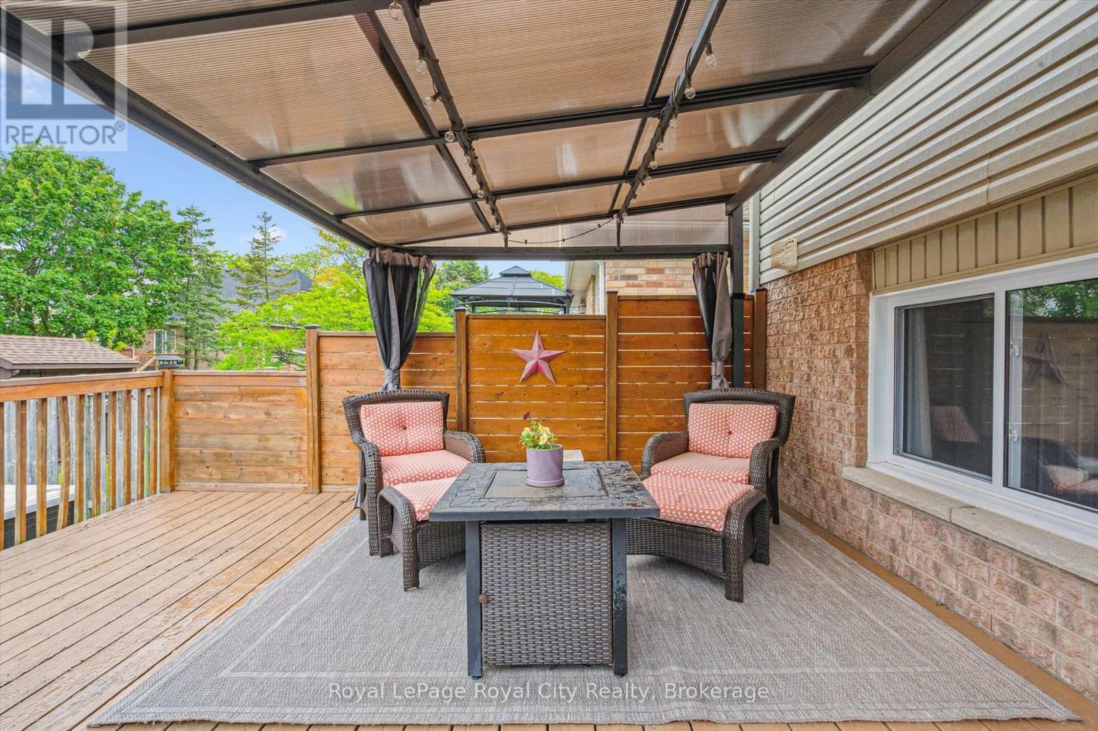 












138 PHEASANT RUN DRIVE

,
Guelph (Kortright Hills),




Ontario
N1C1B3

