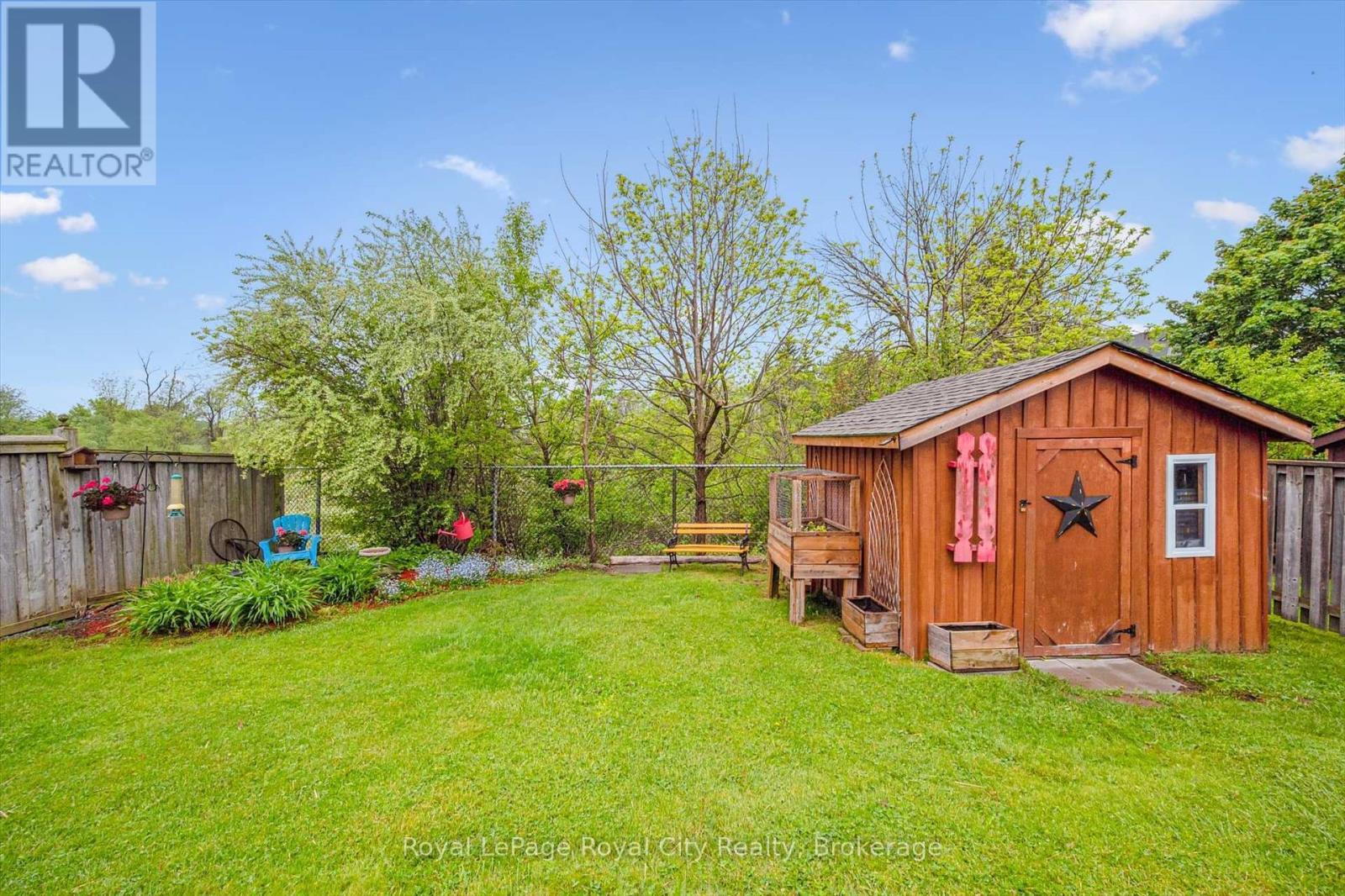 












138 PHEASANT RUN DRIVE

,
Guelph (Kortright Hills),




Ontario
N1C1B3


