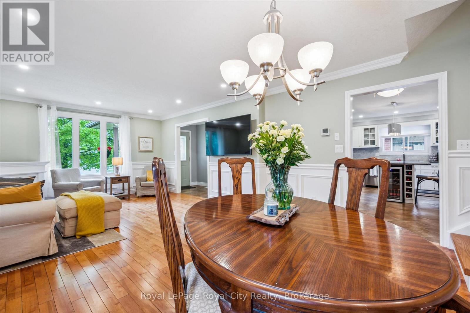 












138 PHEASANT RUN DRIVE

,
Guelph (Kortright Hills),




Ontario
N1C1B3

