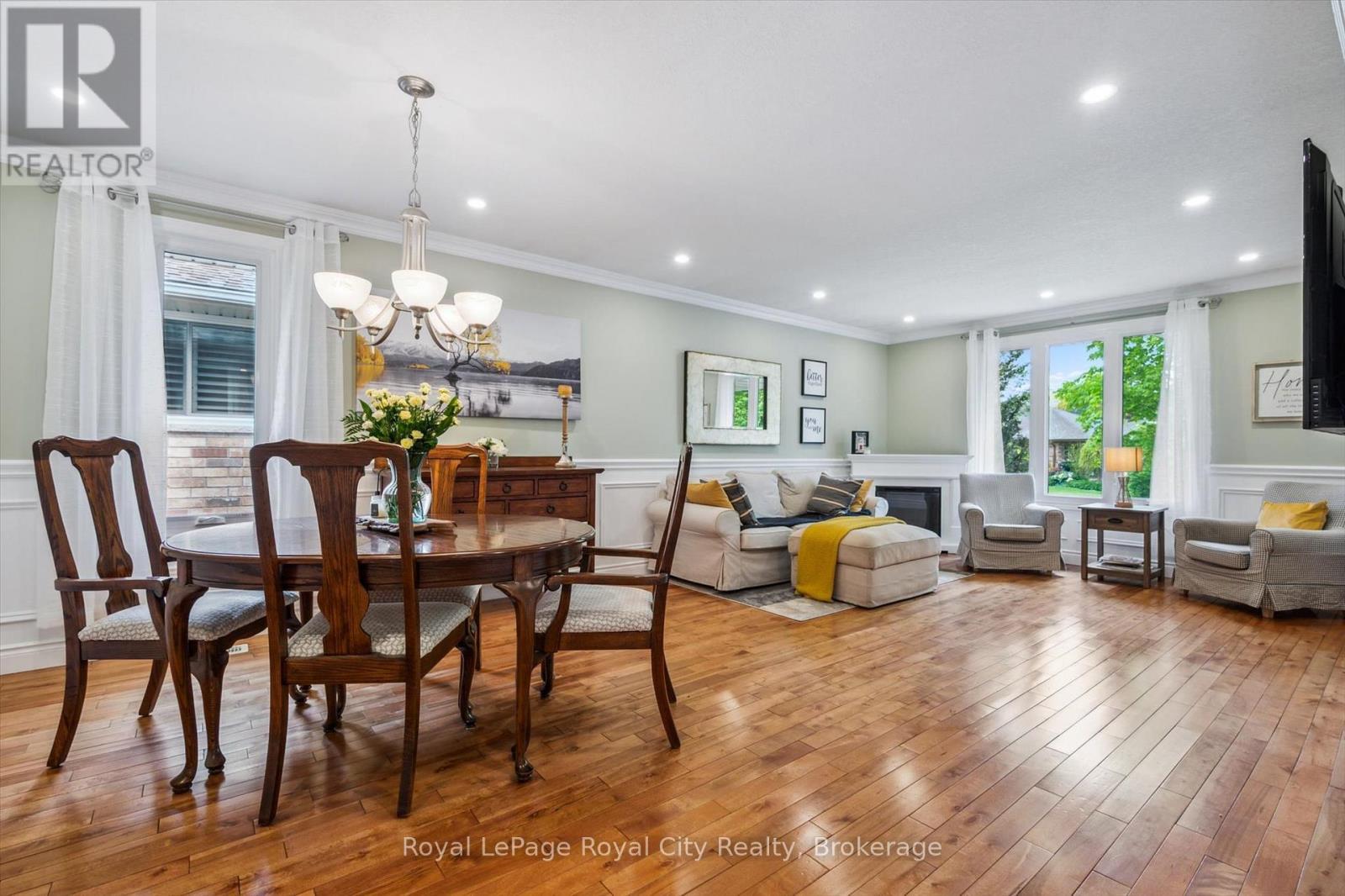 












138 PHEASANT RUN DRIVE

,
Guelph (Kortright Hills),




Ontario
N1C1B3

