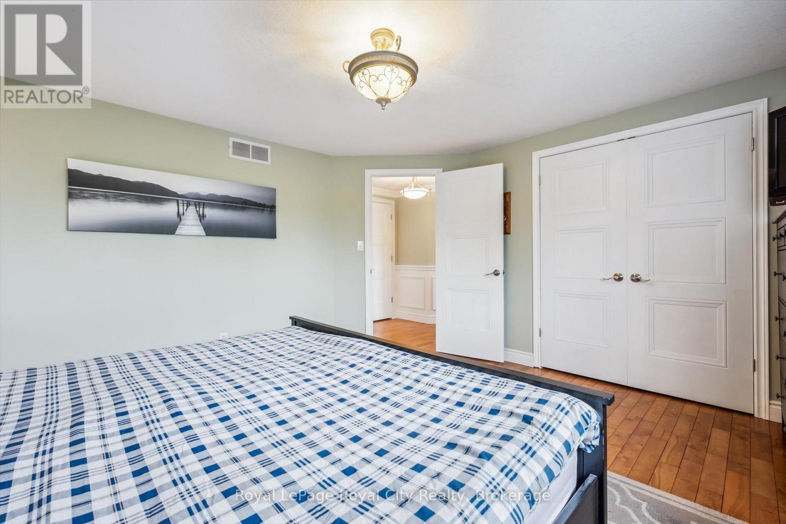 












138 PHEASANT RUN DRIVE

,
Guelph (Kortright Hills),




Ontario
N1C1B3

