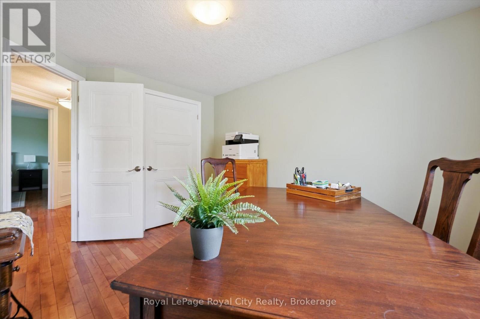 












138 PHEASANT RUN DRIVE

,
Guelph (Kortright Hills),




Ontario
N1C1B3

