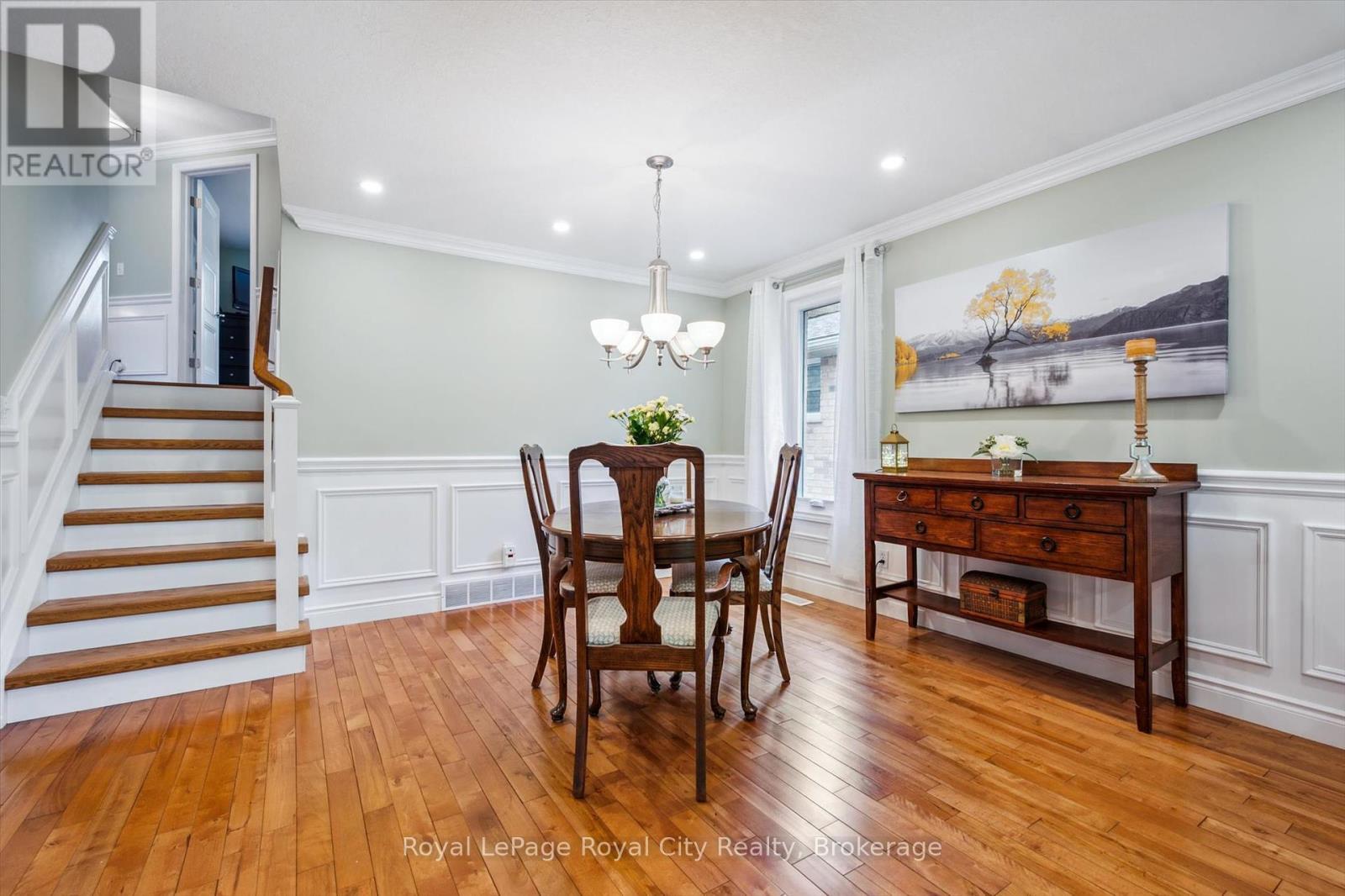 












138 PHEASANT RUN DRIVE

,
Guelph (Kortright Hills),




Ontario
N1C1B3

