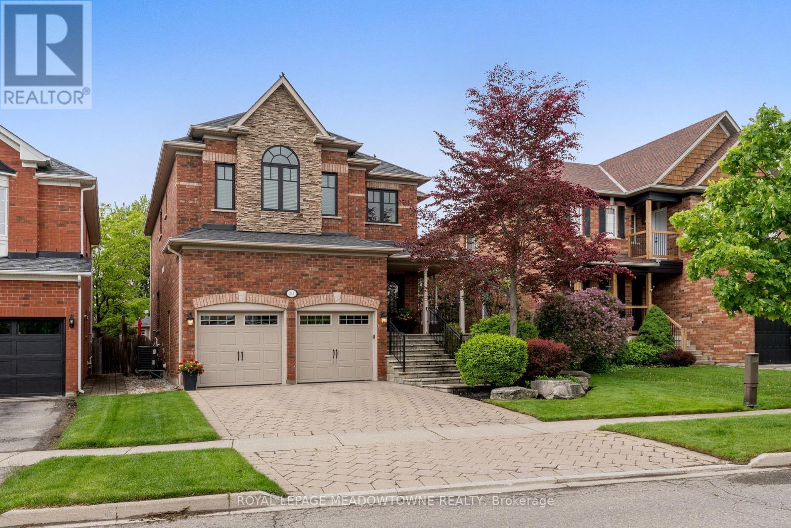












211 EATON STREET

,
Halton Hills,




Ontario
L7G5Y2


