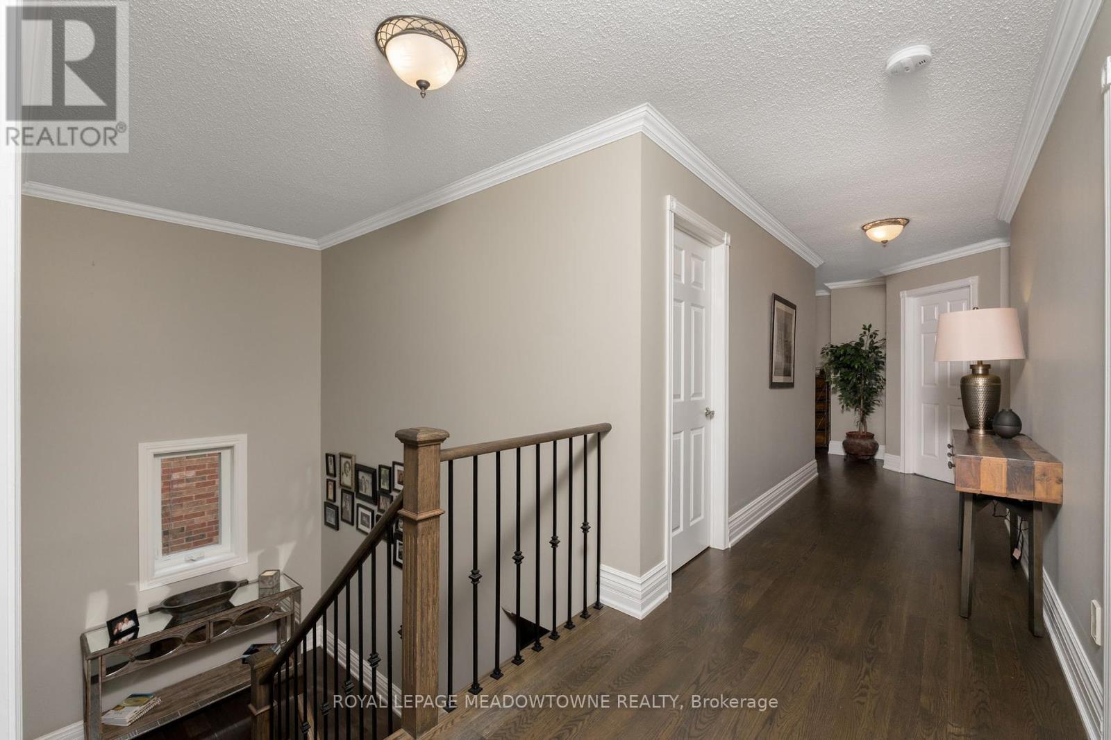 












211 EATON STREET

,
Halton Hills,




Ontario
L7G5Y2

