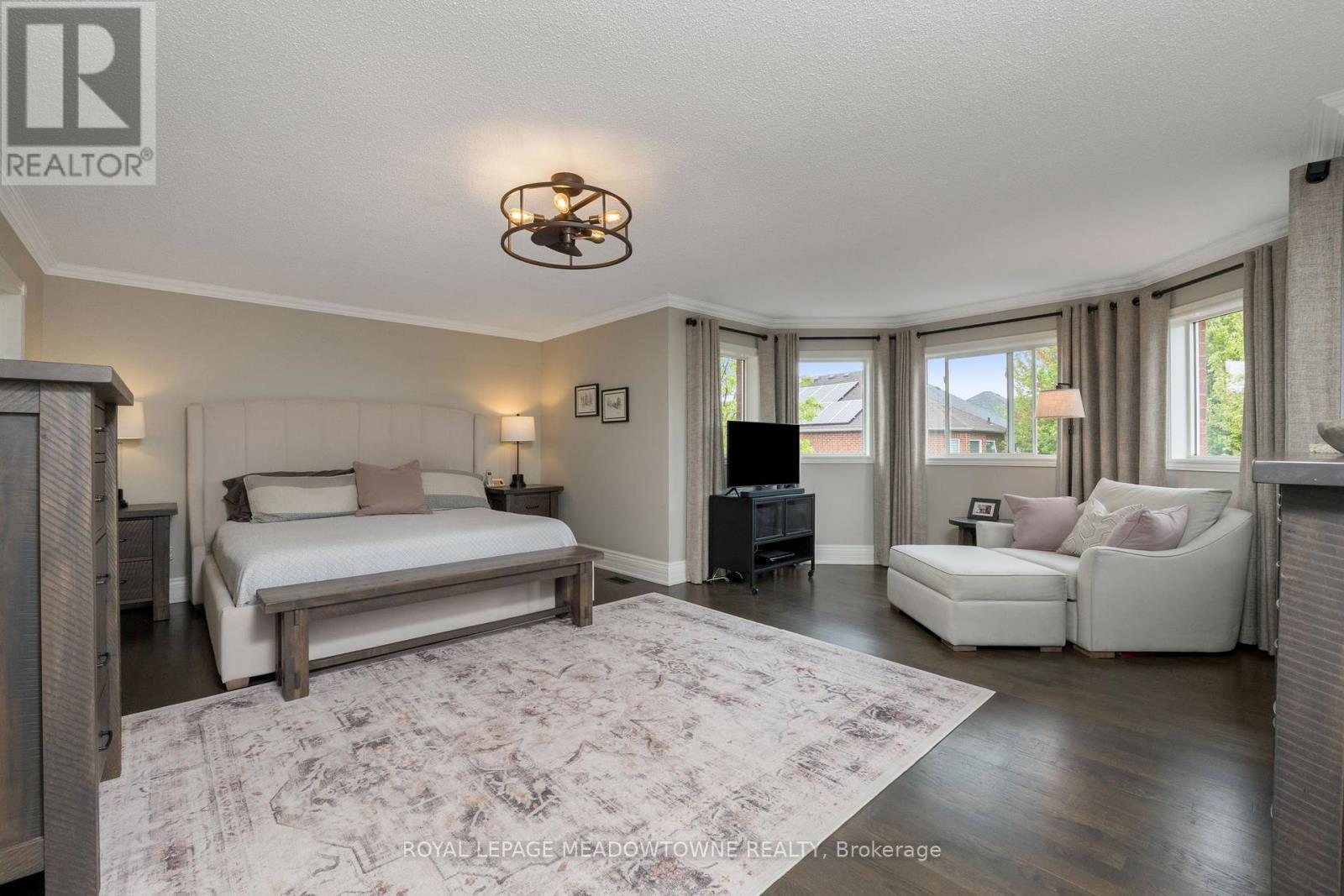 












211 EATON STREET

,
Halton Hills,




Ontario
L7G5Y2

