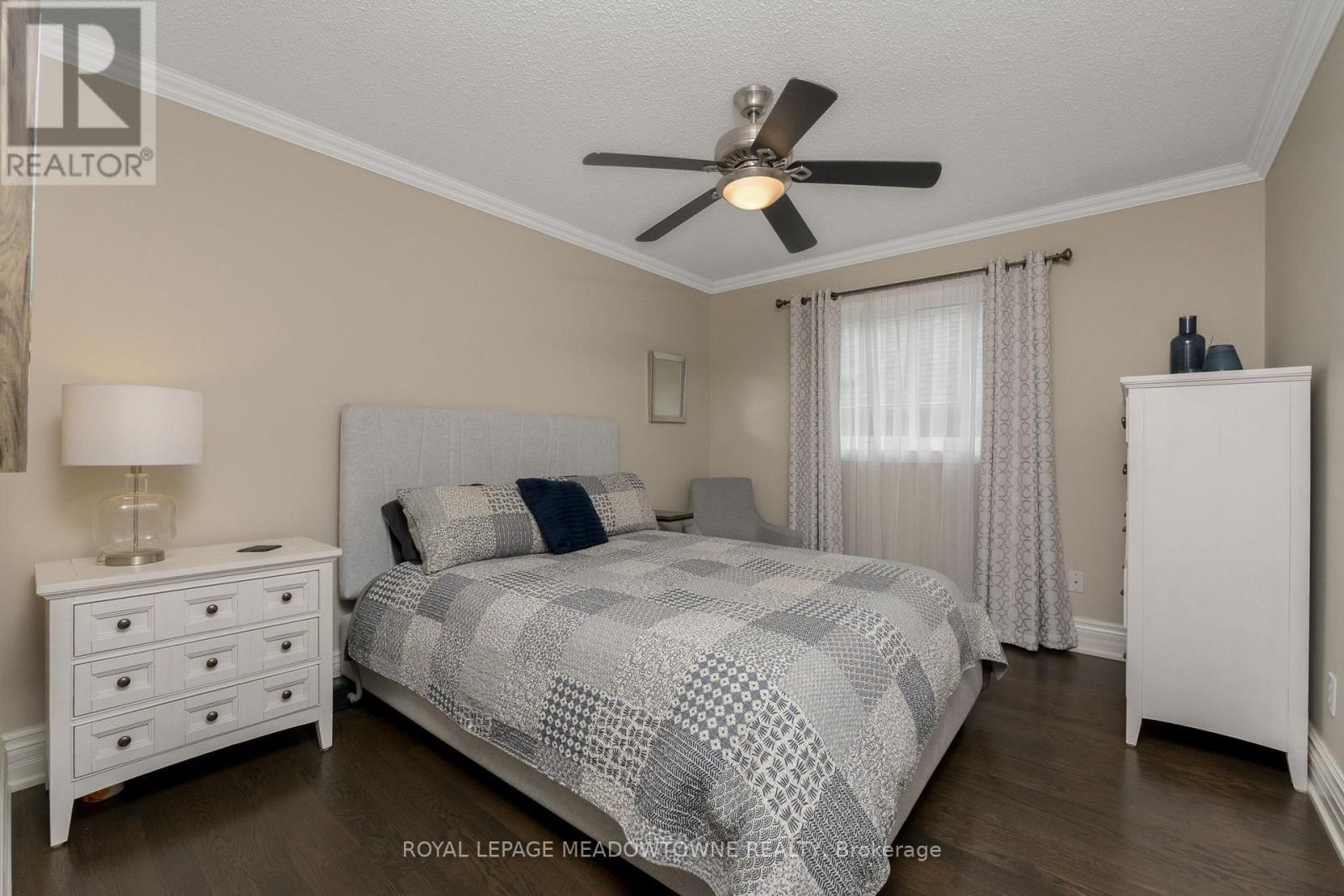 












211 EATON STREET

,
Halton Hills,




Ontario
L7G5Y2

