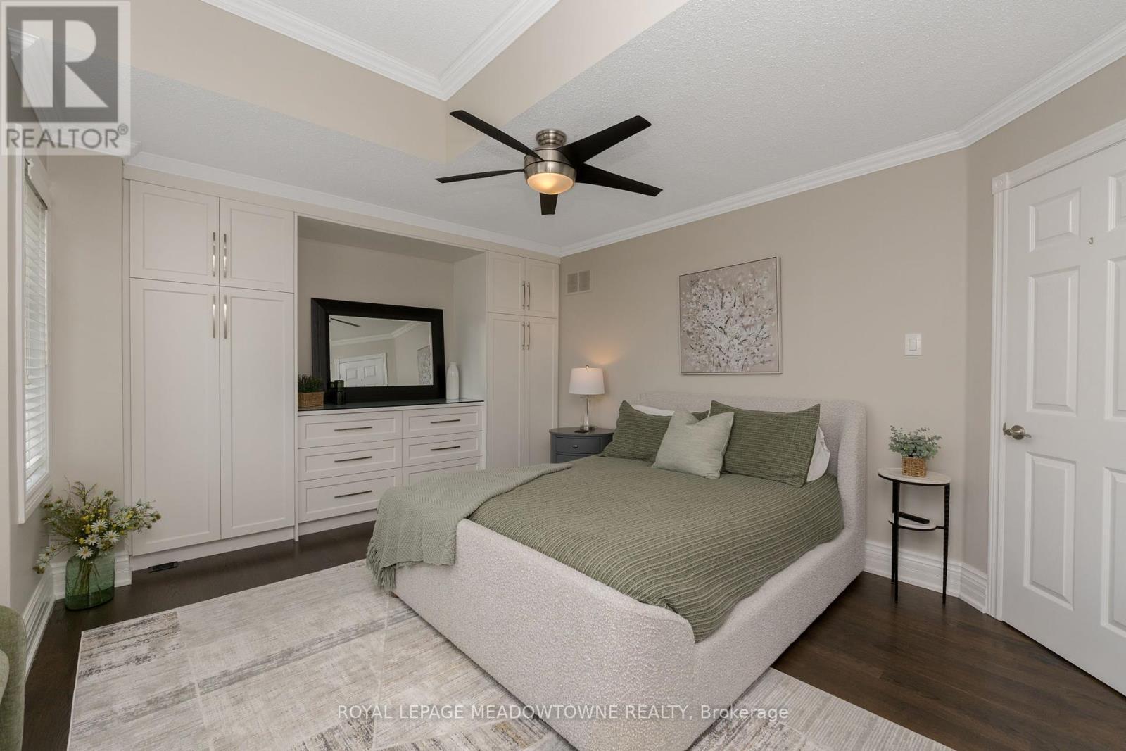 












211 EATON STREET

,
Halton Hills,




Ontario
L7G5Y2

