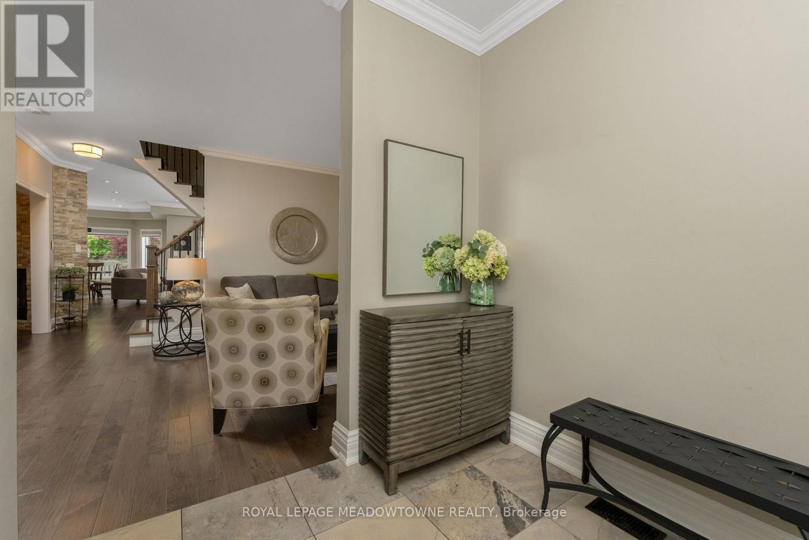 












211 EATON STREET

,
Halton Hills,




Ontario
L7G5Y2

