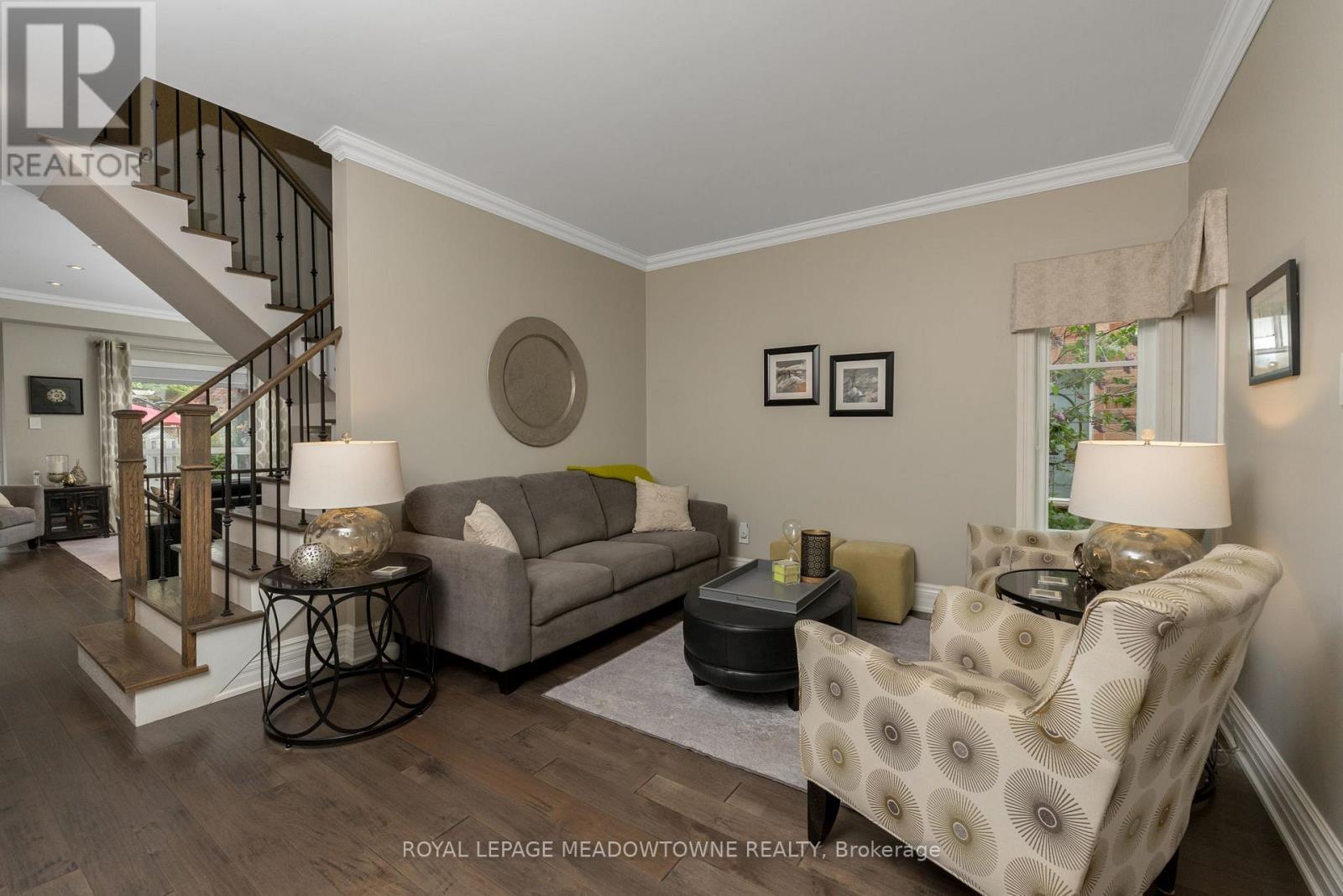 












211 EATON STREET

,
Halton Hills,




Ontario
L7G5Y2

