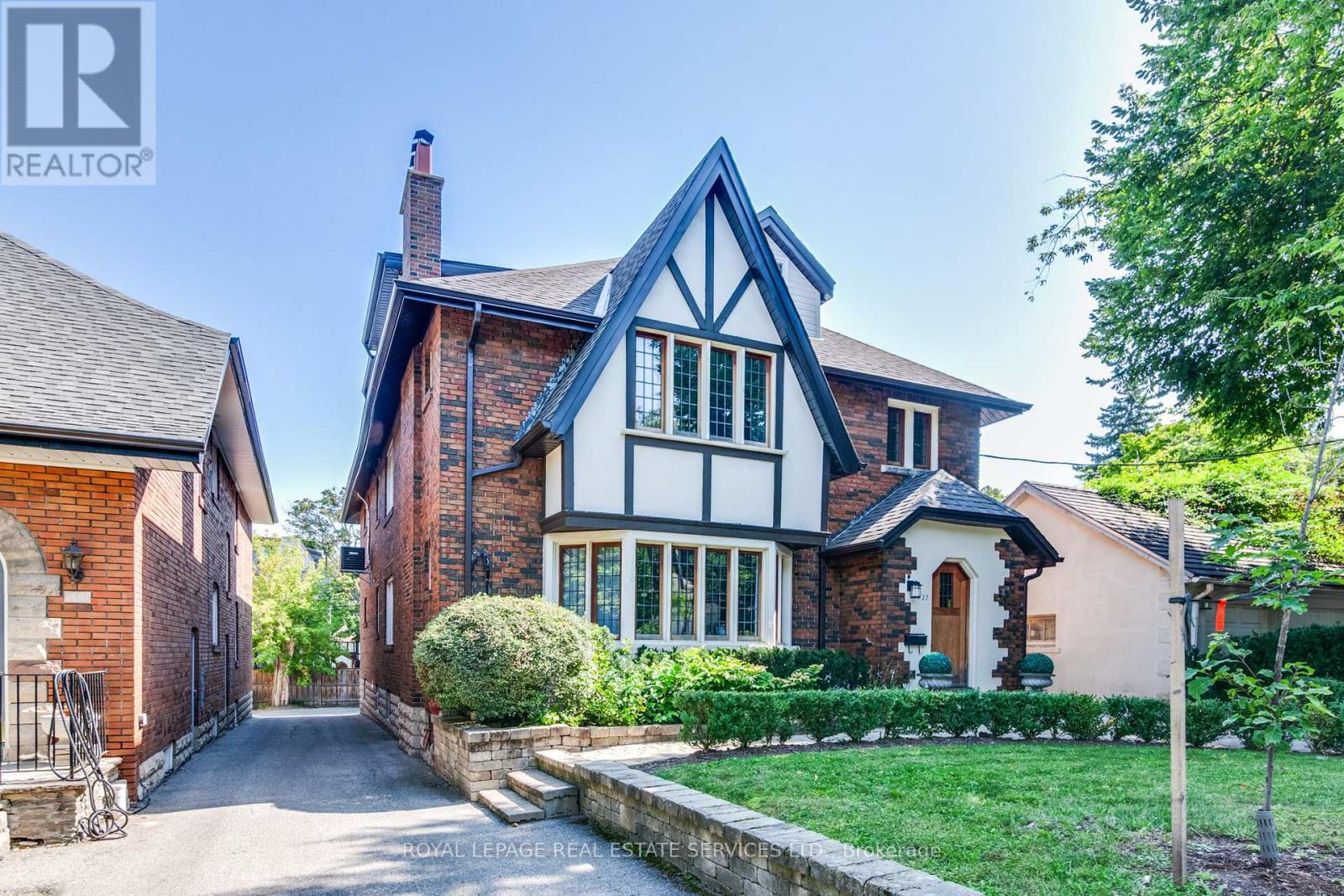 












L - 727 AVENUE ROAD

,
Toronto,




Ontario
M5P2J9

