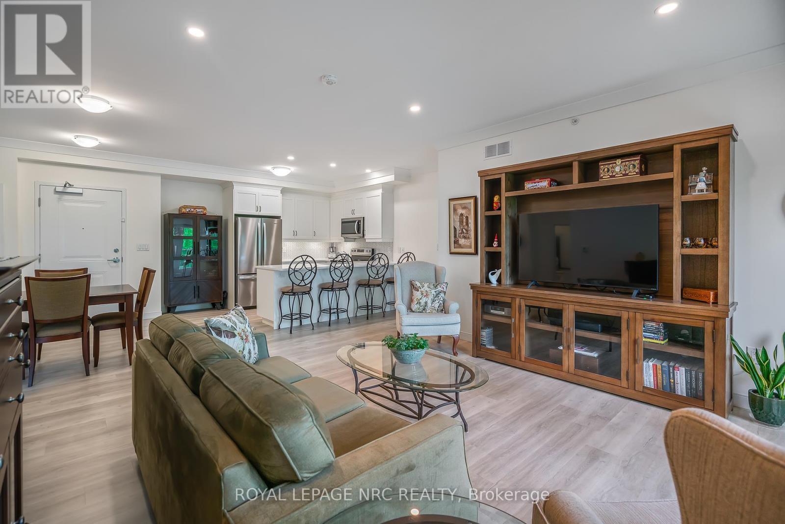












401 - 105 VANSICKLE ROAD

,
St. Catharines (Rykert/Vansickle),




Ontario
L2S0G4

