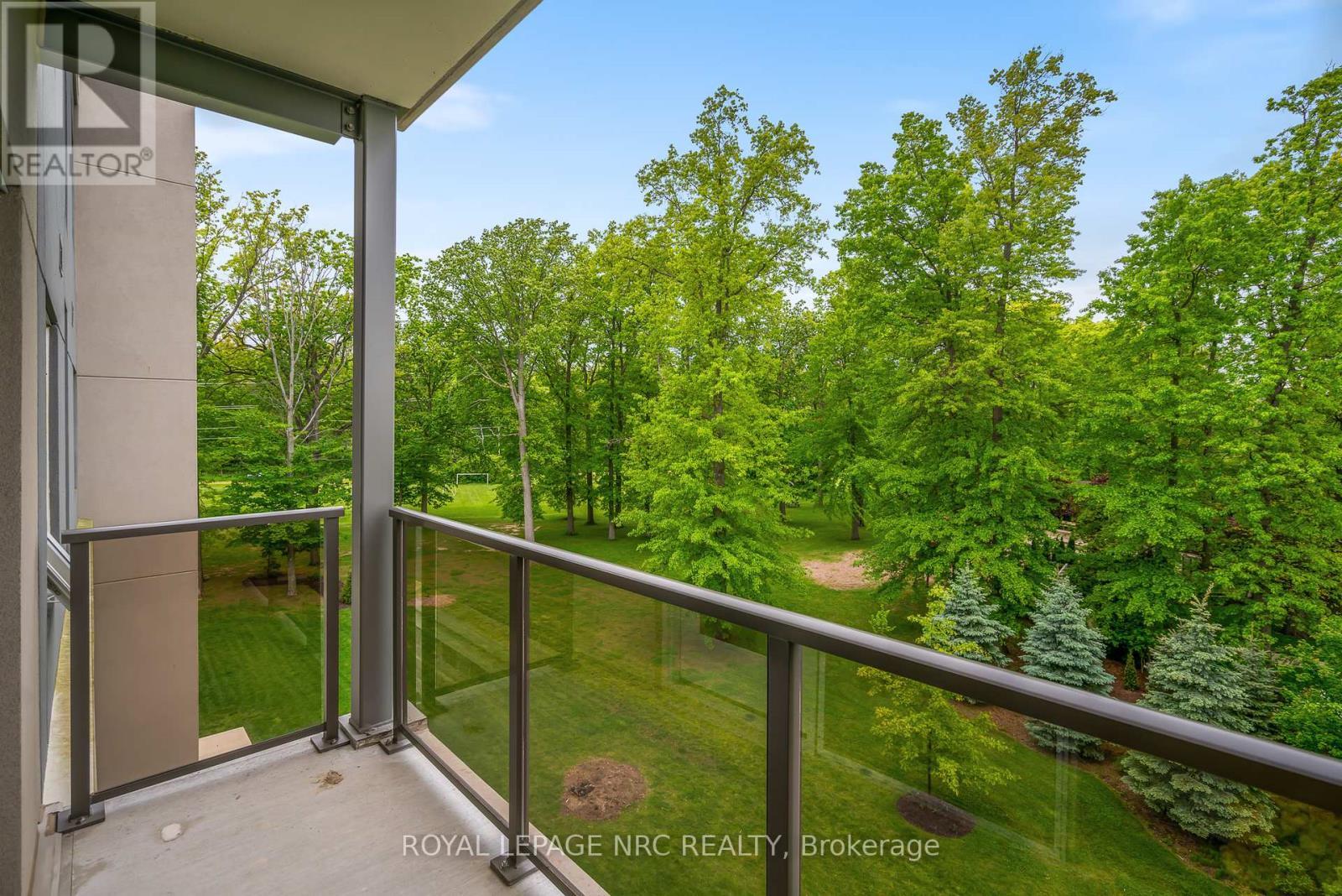 












401 - 105 VANSICKLE ROAD

,
St. Catharines (Rykert/Vansickle),




Ontario
L2S0G4

