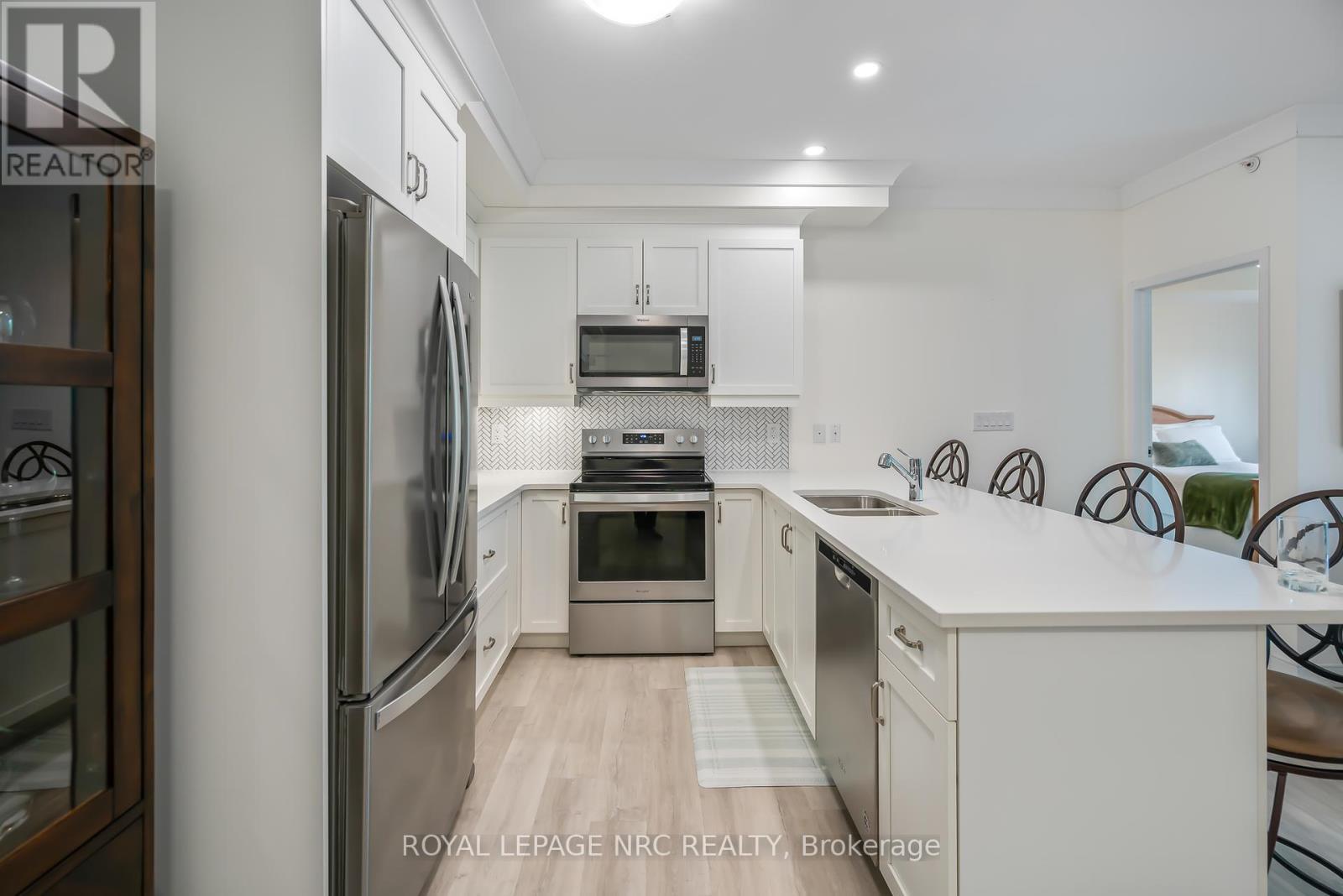 












401 - 105 VANSICKLE ROAD

,
St. Catharines (Rykert/Vansickle),




Ontario
L2S0G4

