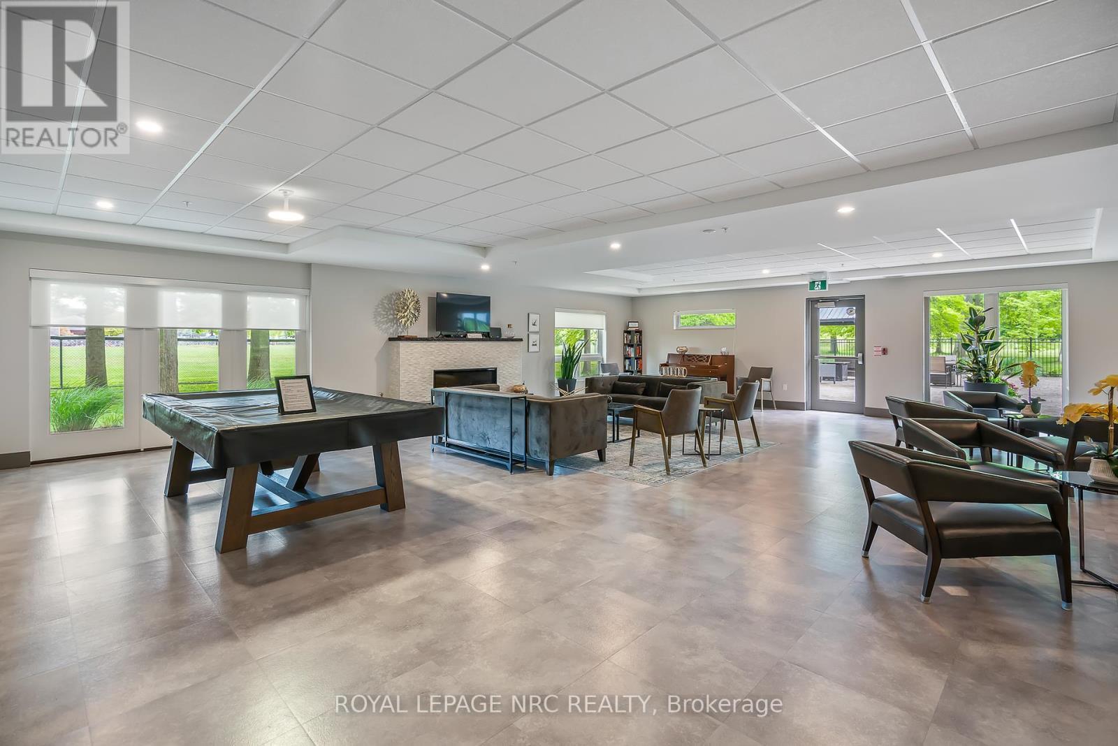 












401 - 105 VANSICKLE ROAD

,
St. Catharines (Rykert/Vansickle),




Ontario
L2S0G4

