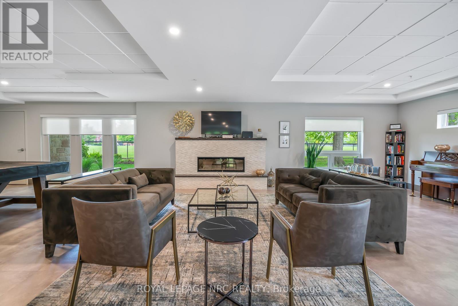 












401 - 105 VANSICKLE ROAD

,
St. Catharines (Rykert/Vansickle),




Ontario
L2S0G4

