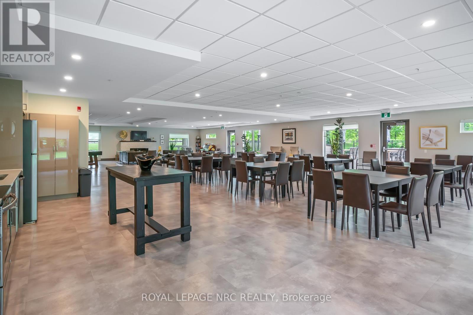 












401 - 105 VANSICKLE ROAD

,
St. Catharines (Rykert/Vansickle),




Ontario
L2S0G4

