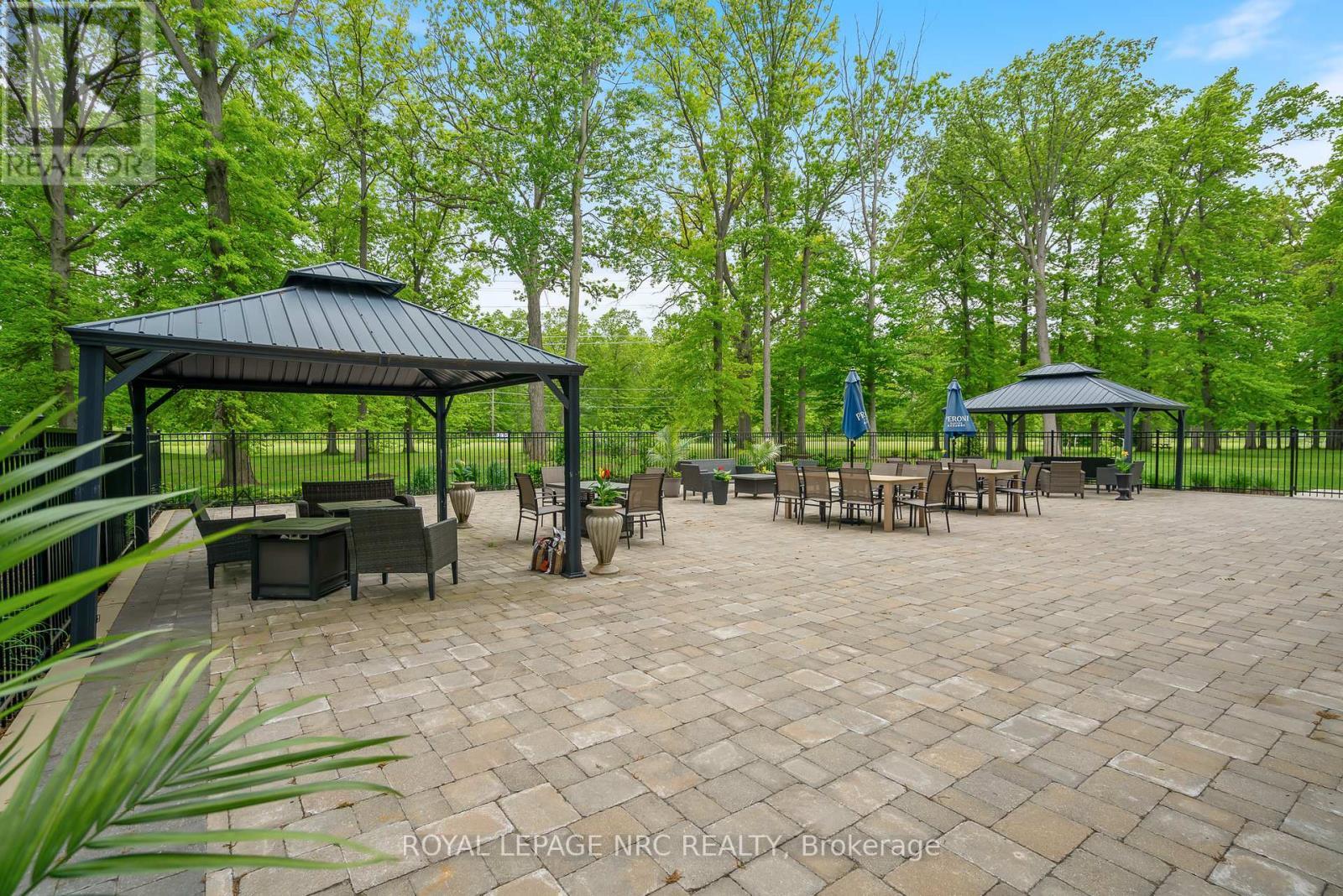 












401 - 105 VANSICKLE ROAD

,
St. Catharines (Rykert/Vansickle),




Ontario
L2S0G4

