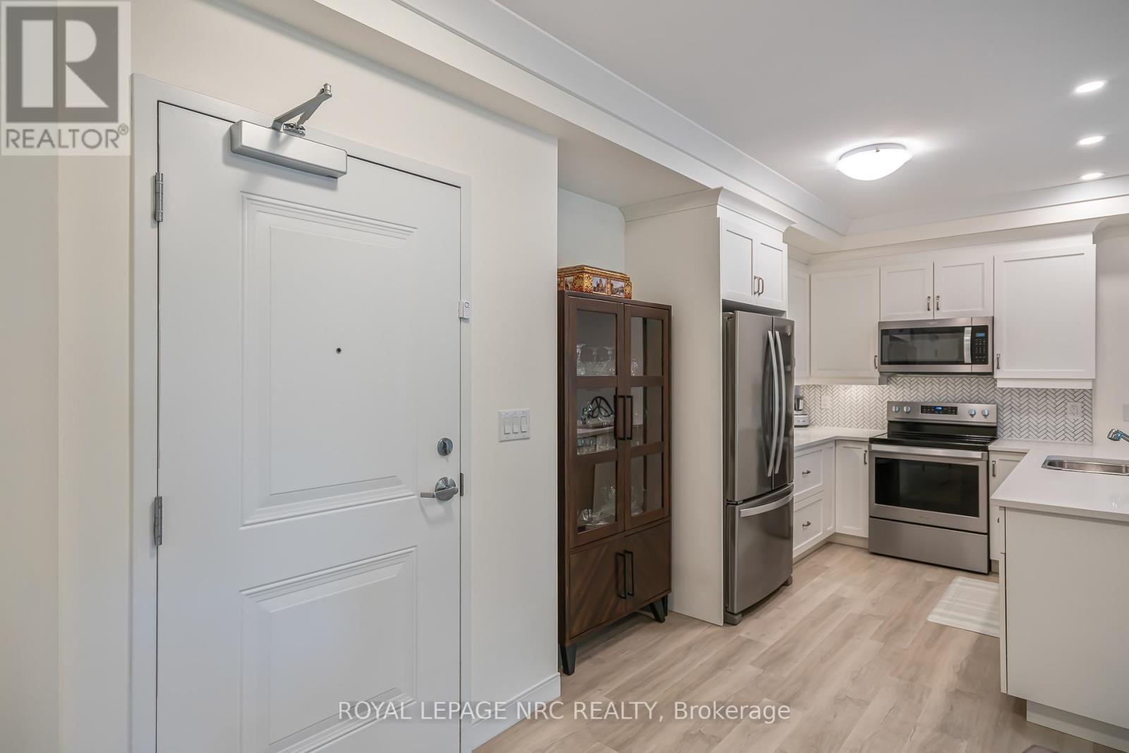 












401 - 105 VANSICKLE ROAD

,
St. Catharines (Rykert/Vansickle),




Ontario
L2S0G4

