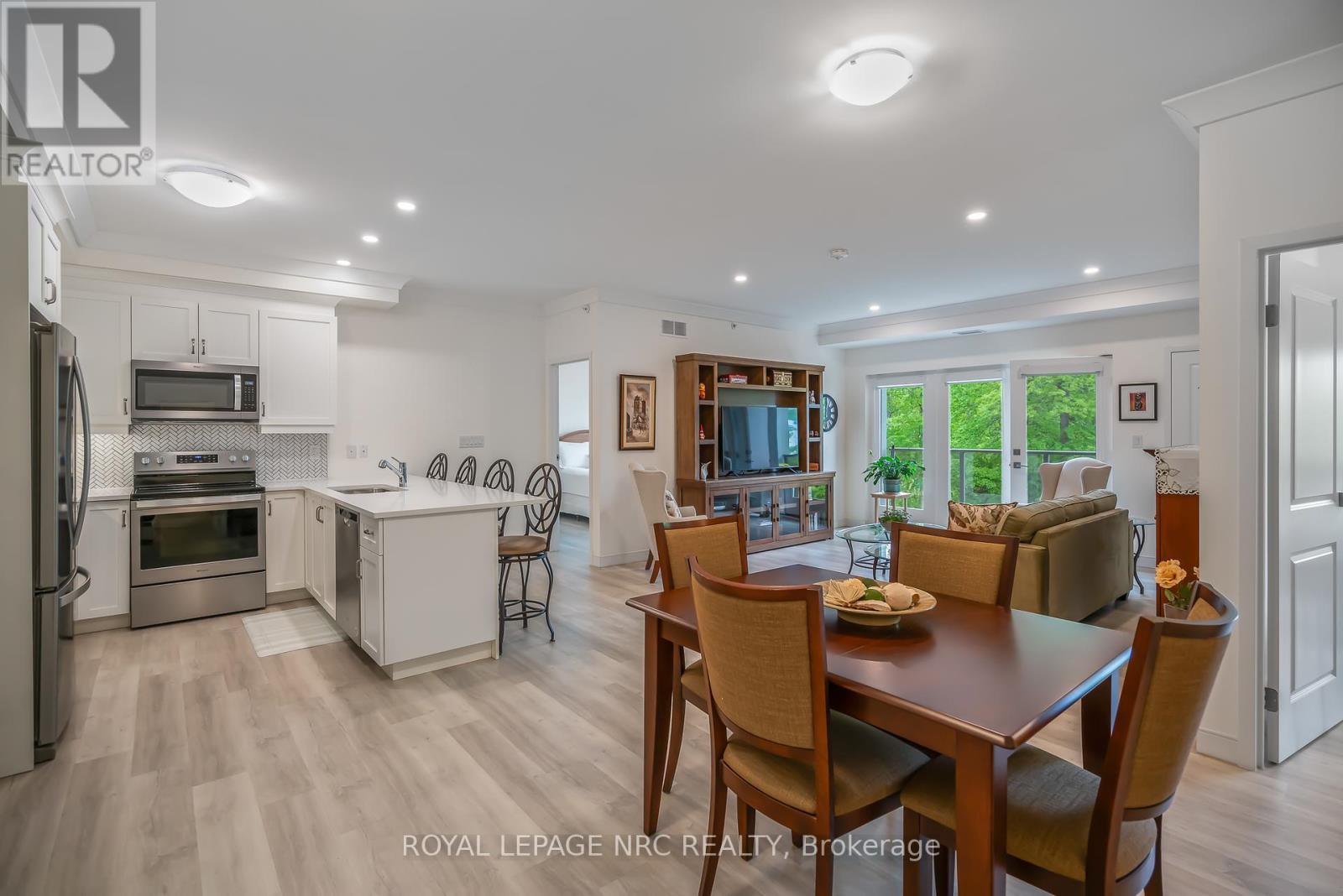 












401 - 105 VANSICKLE ROAD

,
St. Catharines (Rykert/Vansickle),




Ontario
L2S0G4

