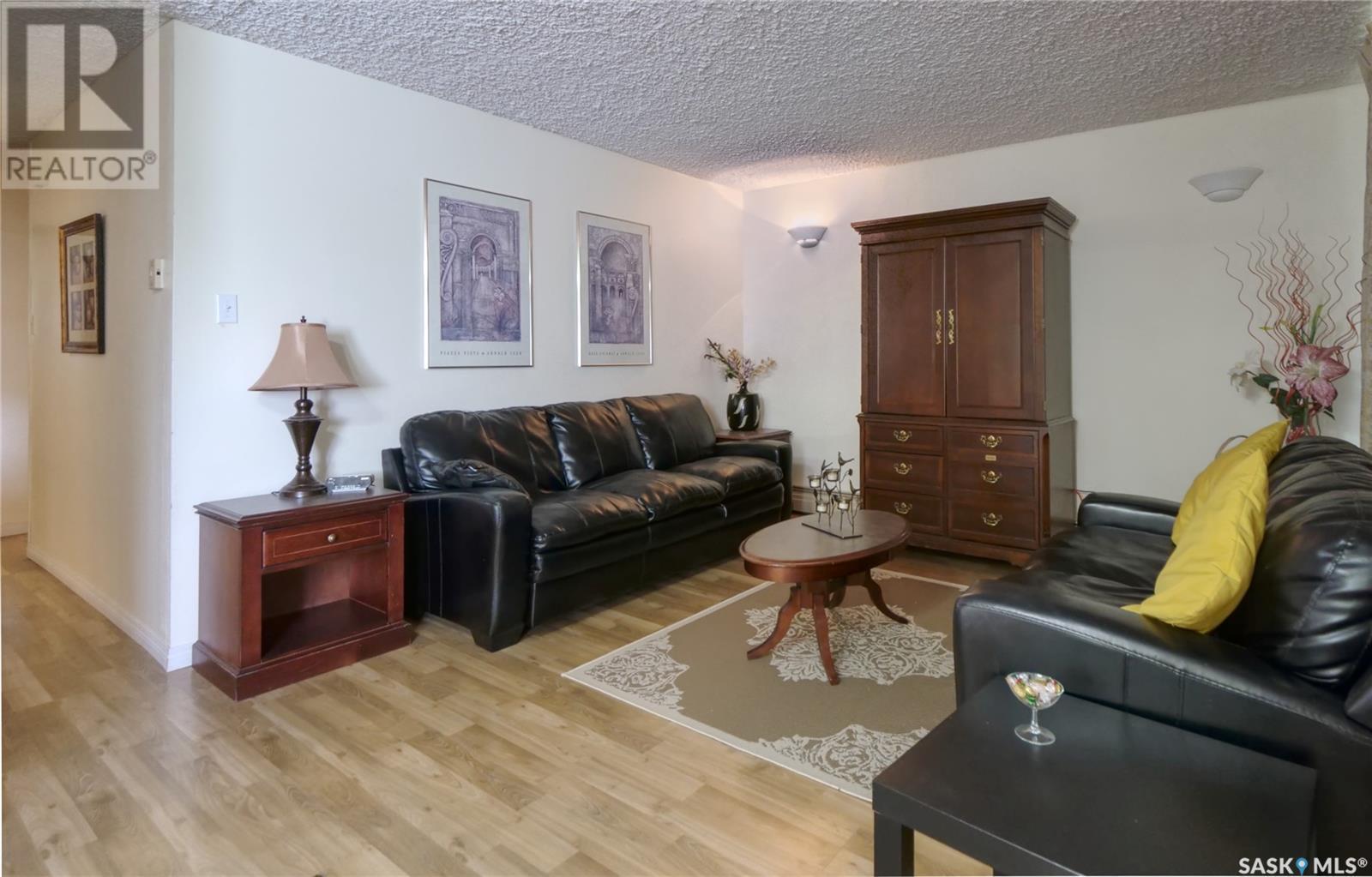 












517 Brownlee STREET

,
Morse,




Saskatchewan
S0H3C0

