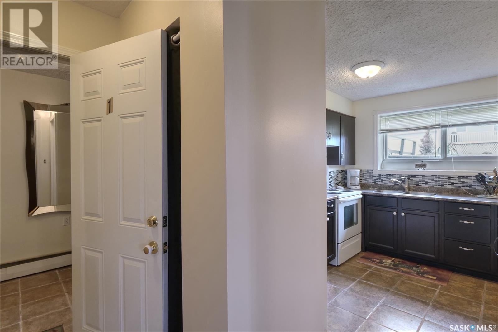 












517 Brownlee STREET

,
Morse,




Saskatchewan
S0H3C0

