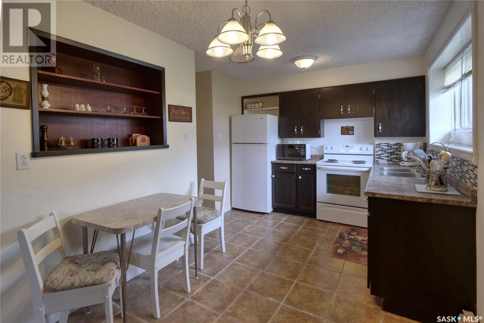 












517 Brownlee STREET

,
Morse,




Saskatchewan
S0H3C0

