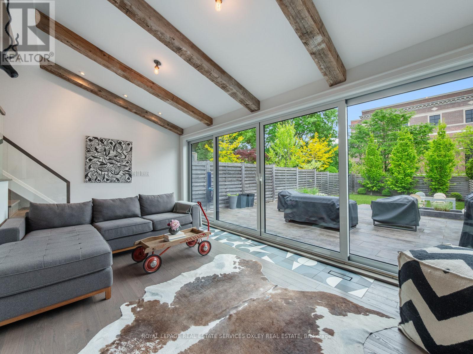 












7 POPLAR PLAINS ROAD

,
Toronto,




Ontario
M4V2M7

