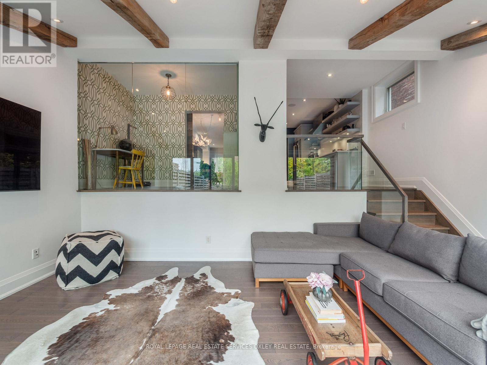 












7 POPLAR PLAINS ROAD

,
Toronto,




Ontario
M4V2M7

