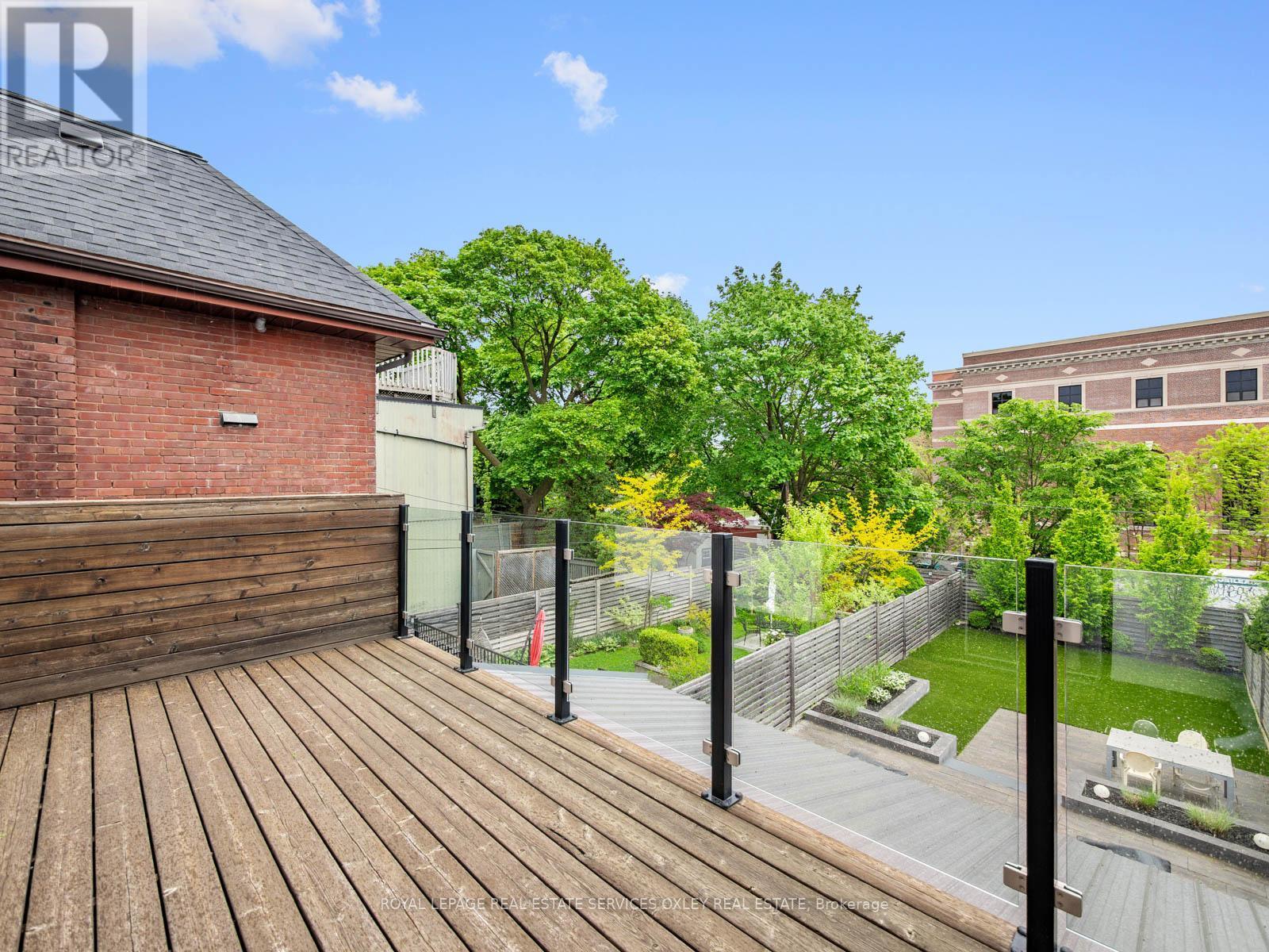 












7 POPLAR PLAINS ROAD

,
Toronto,




Ontario
M4V2M7

