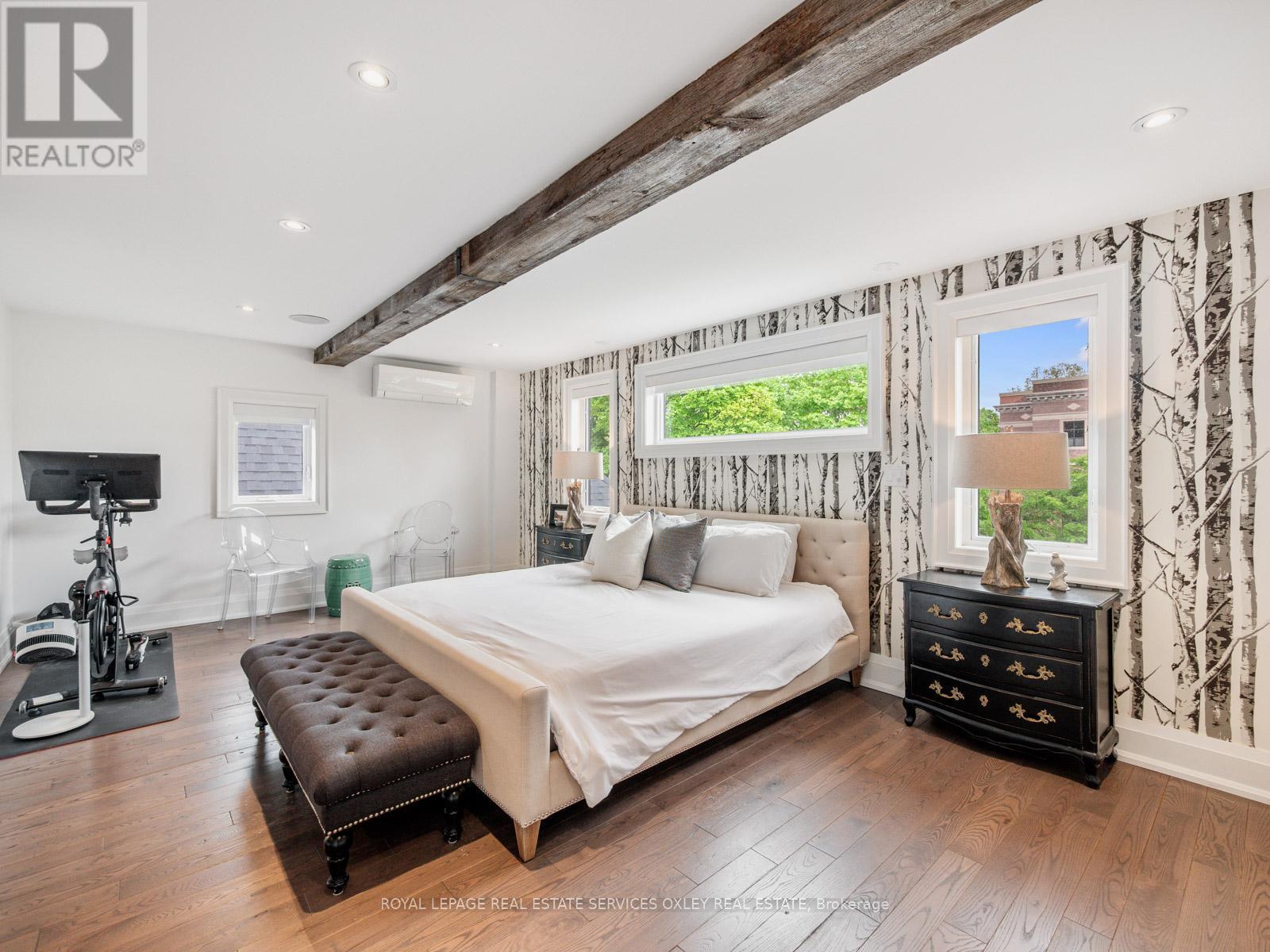 












7 POPLAR PLAINS ROAD

,
Toronto,




Ontario
M4V2M7

