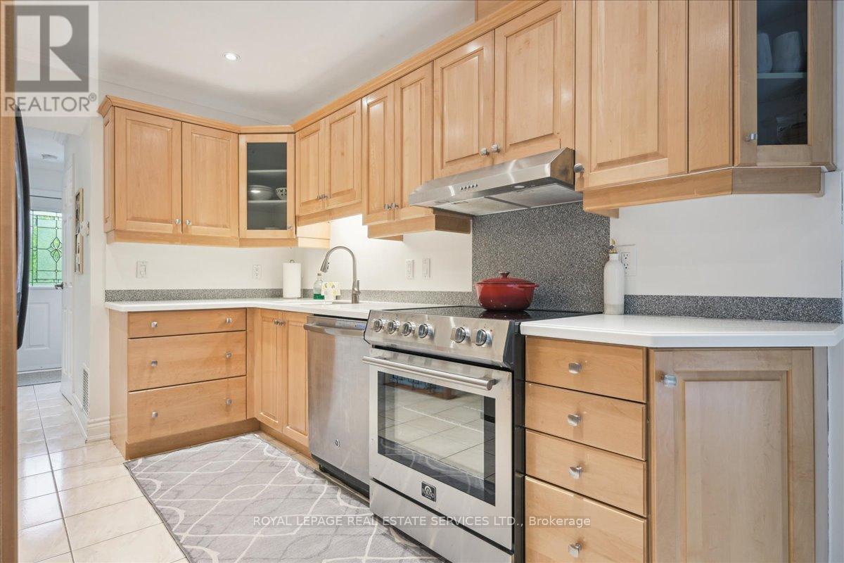 












10 - 2120 MARINE DRIVE

,
Oakville,




Ontario
L6L1B7

