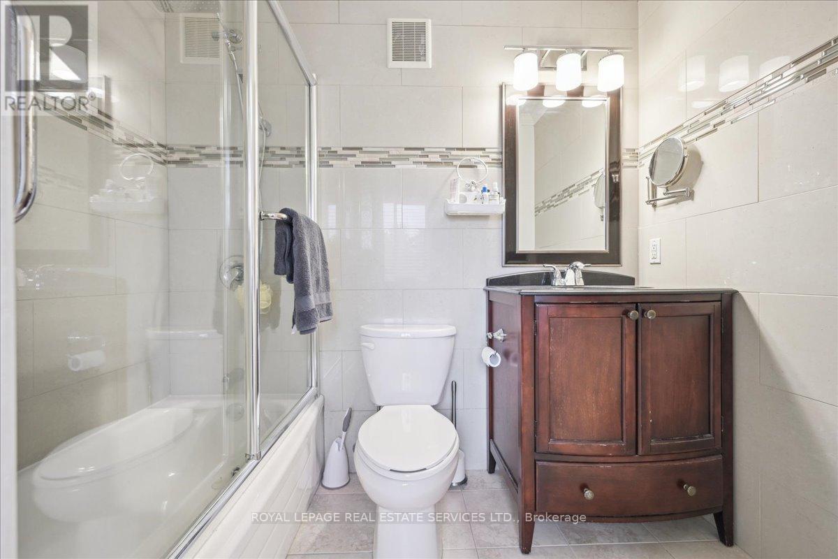 












10 - 2120 MARINE DRIVE

,
Oakville,




Ontario
L6L1B7

