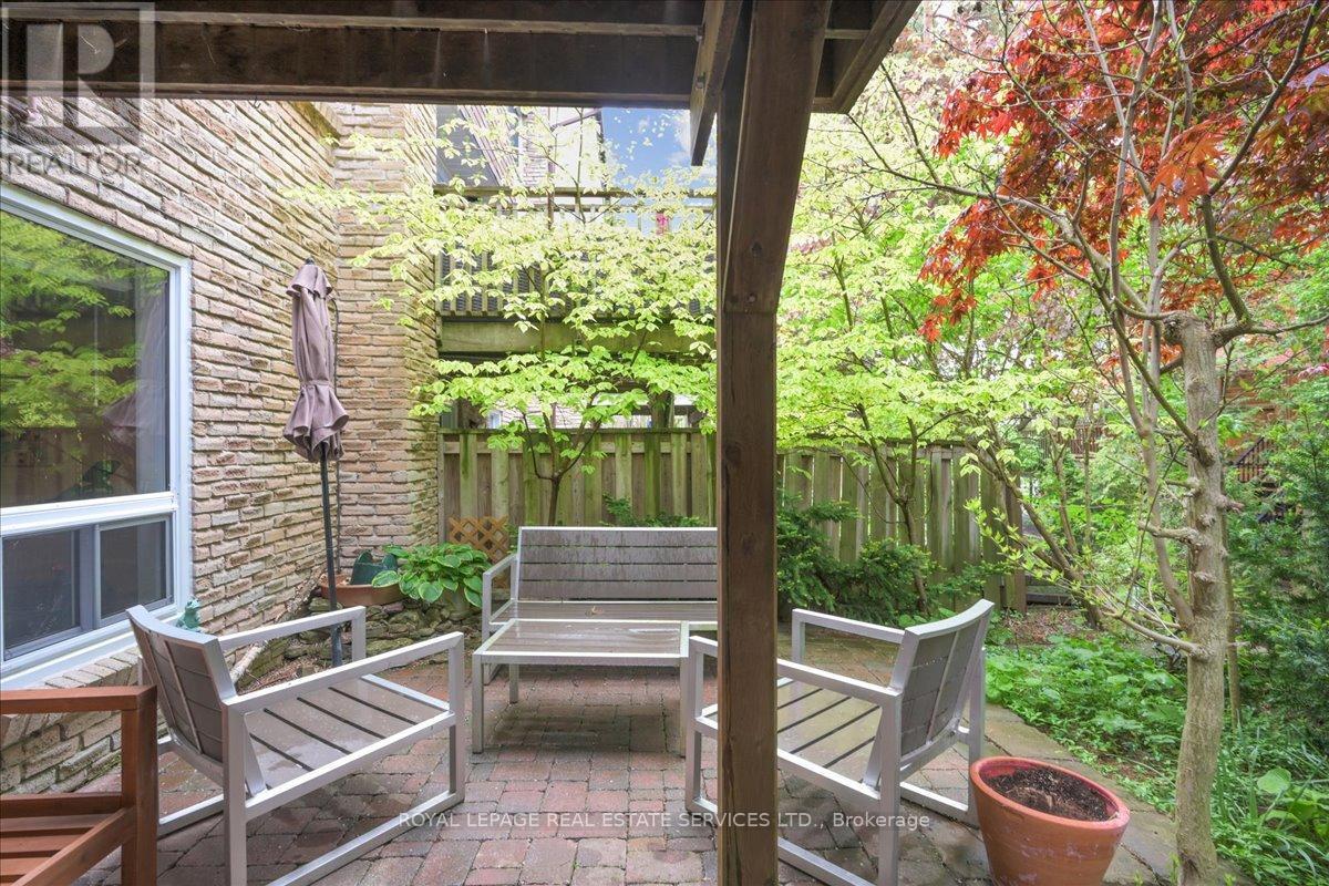 












10 - 2120 MARINE DRIVE

,
Oakville,




Ontario
L6L1B7

