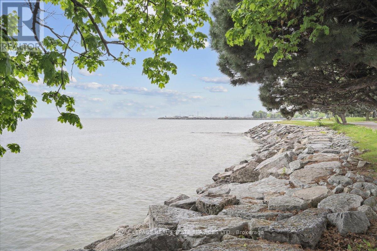 












10 - 2120 MARINE DRIVE

,
Oakville,




Ontario
L6L1B7

