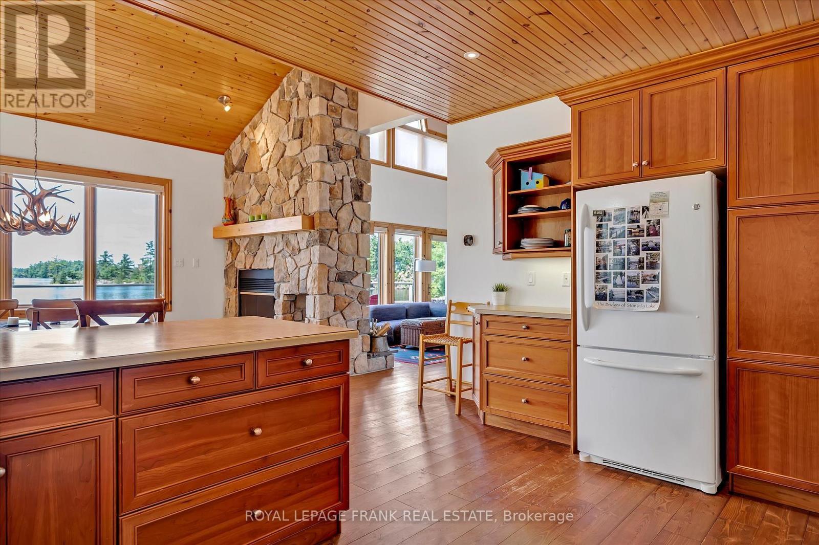 












484 JUNIPER ISLAND

,
Douro-Dummer,




Ontario
K0L2C0

