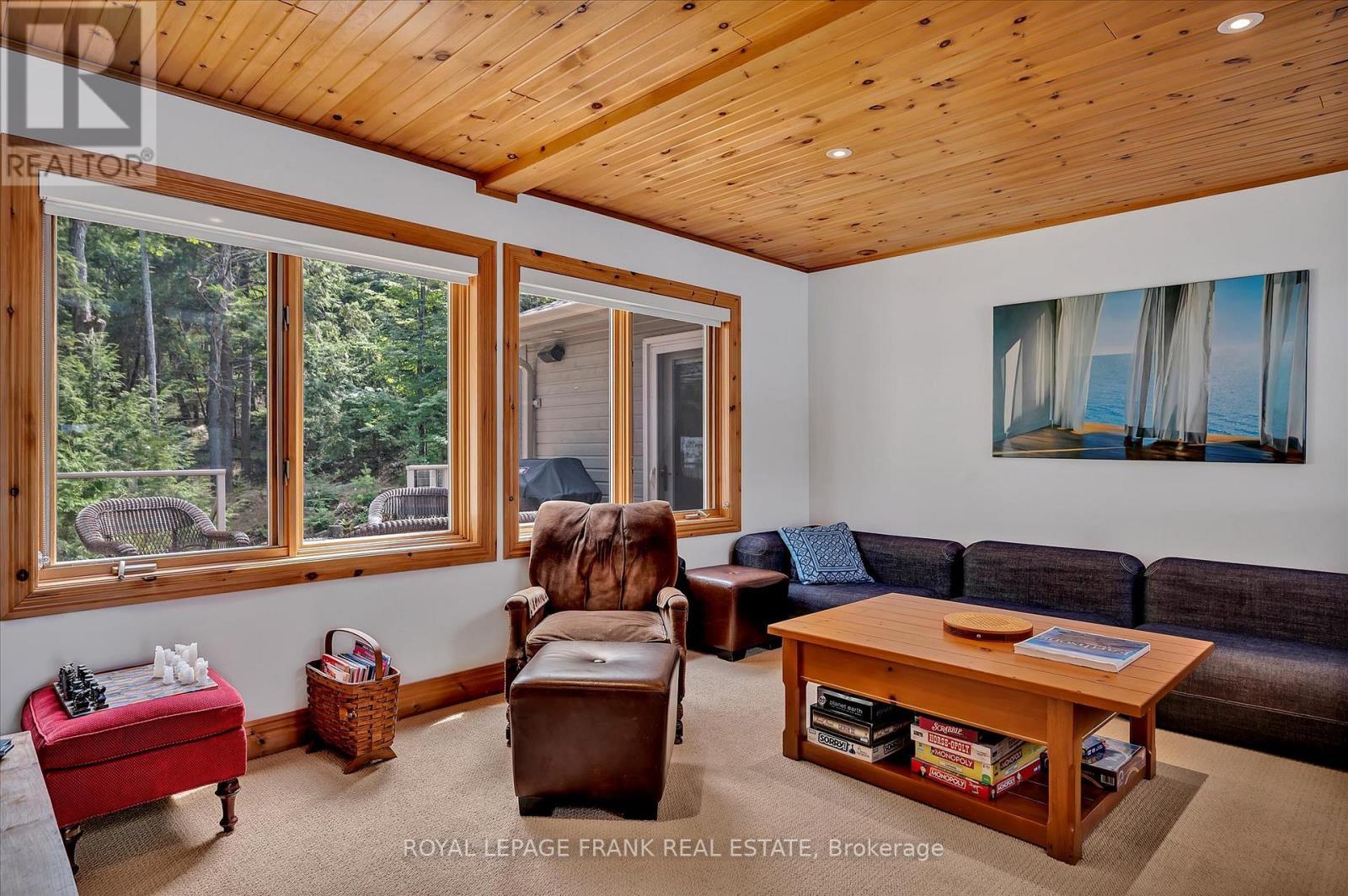 












484 JUNIPER ISLAND

,
Douro-Dummer,




Ontario
K0L2C0

