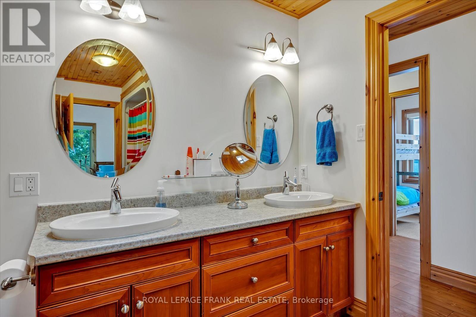 












484 JUNIPER ISLAND

,
Douro-Dummer,




Ontario
K0L2C0

